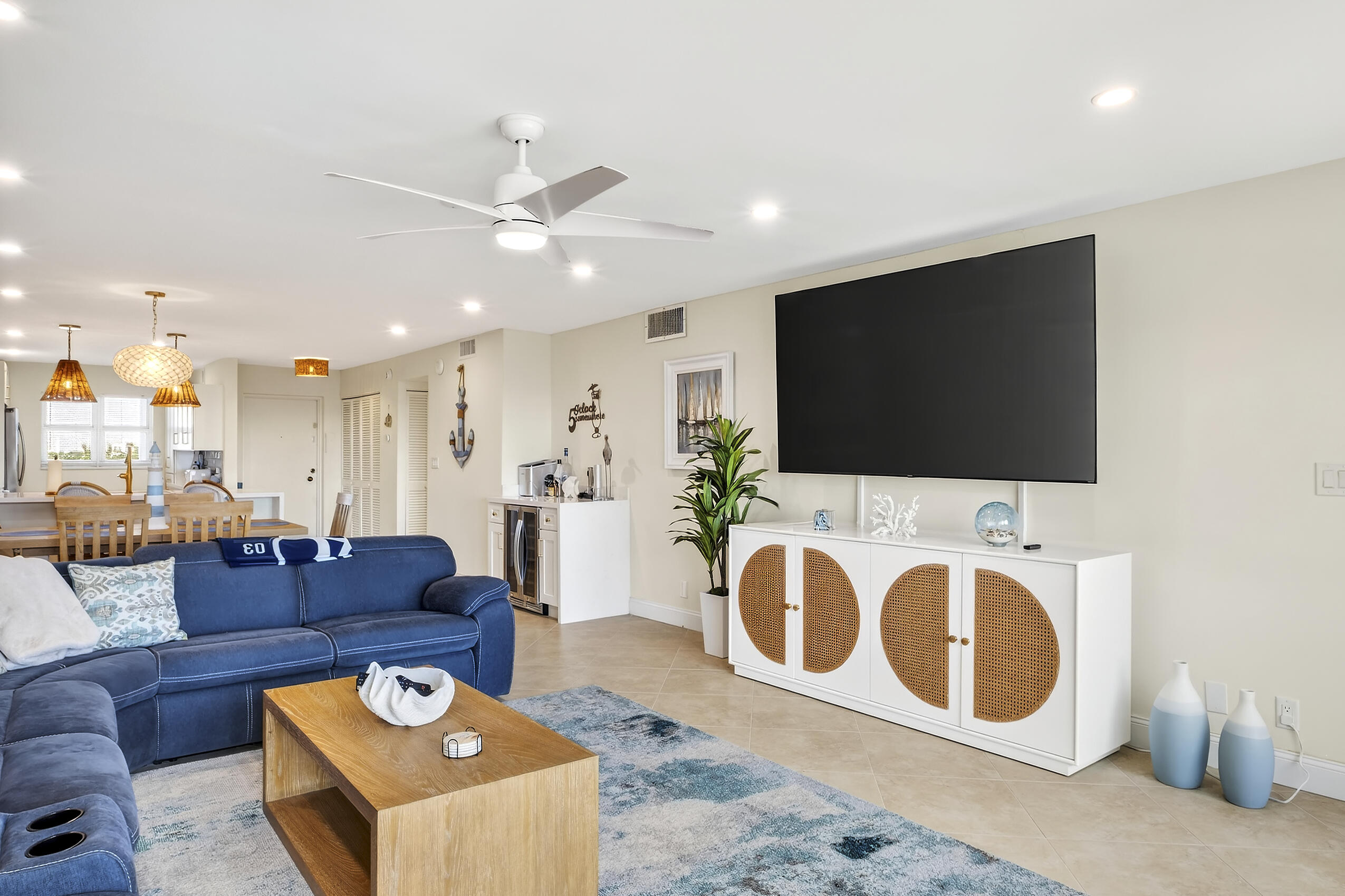 111 N Pompano Beach Boulevard Unit: 611