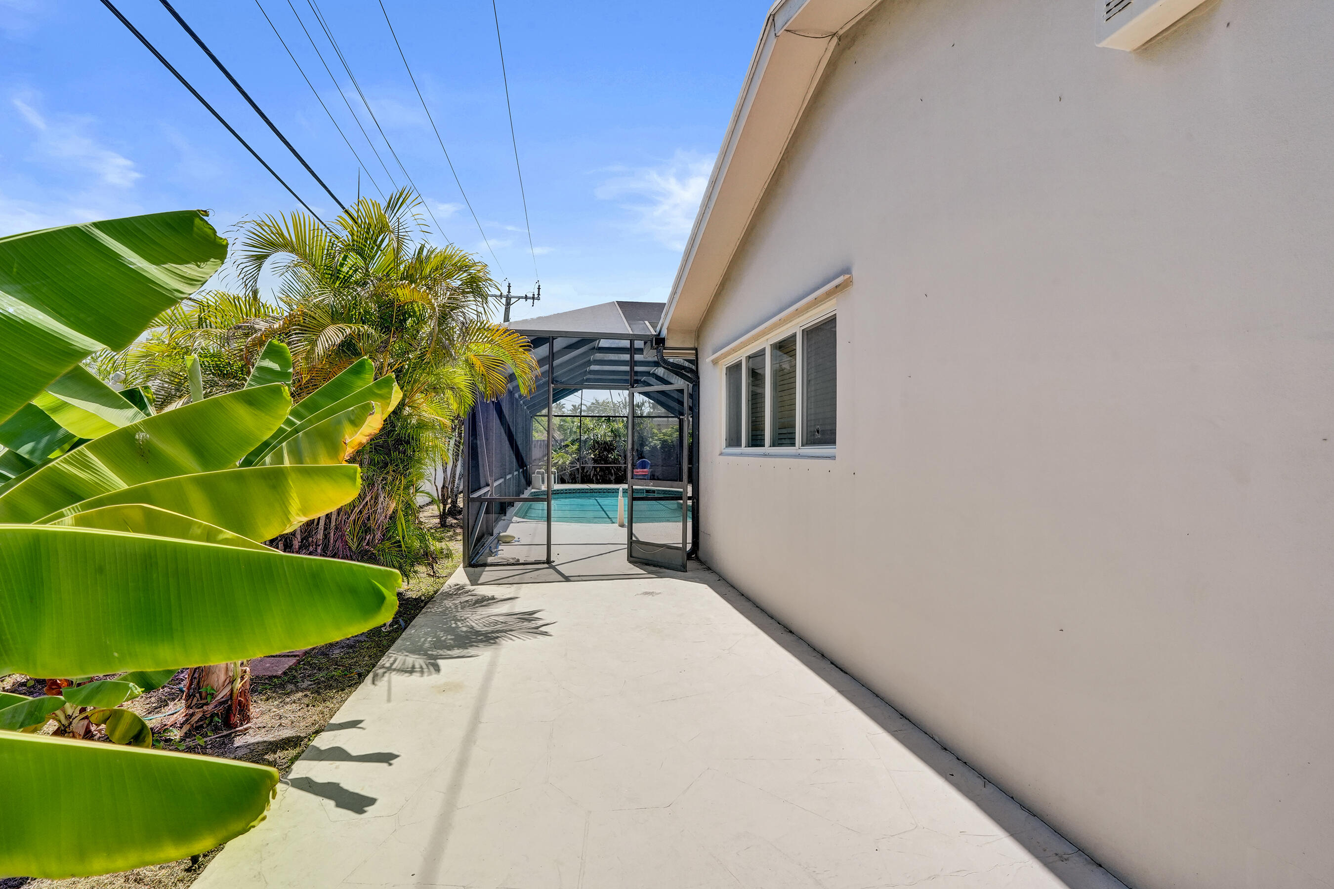 2756 NE 35th Street