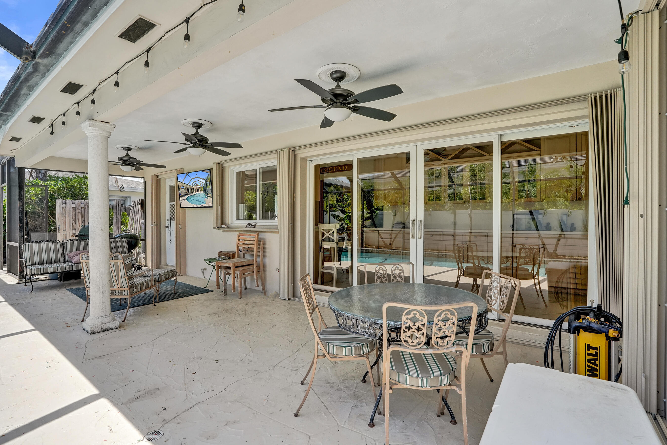 2756 NE 35th Street