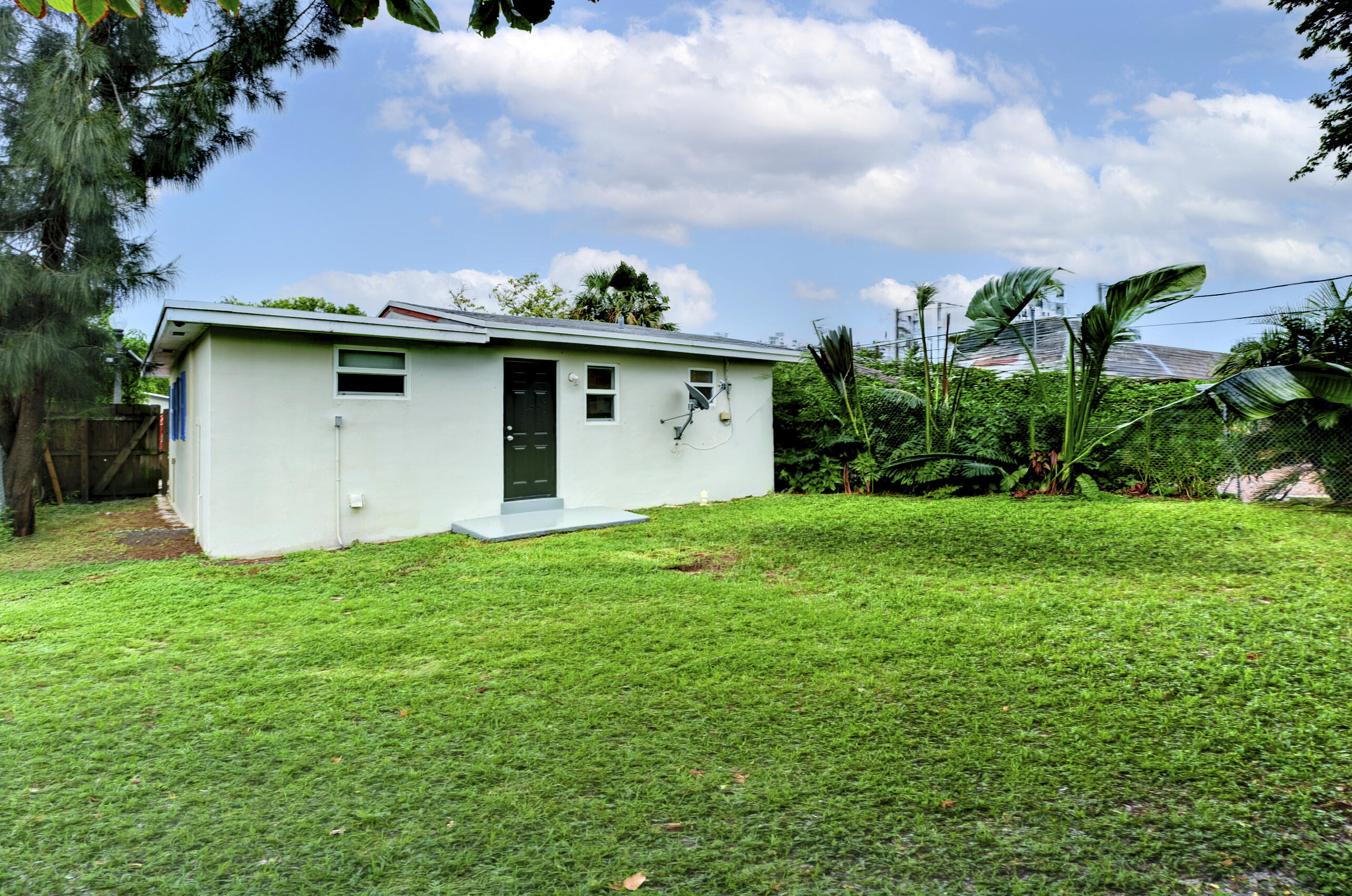 741 NW 4TH Avenue