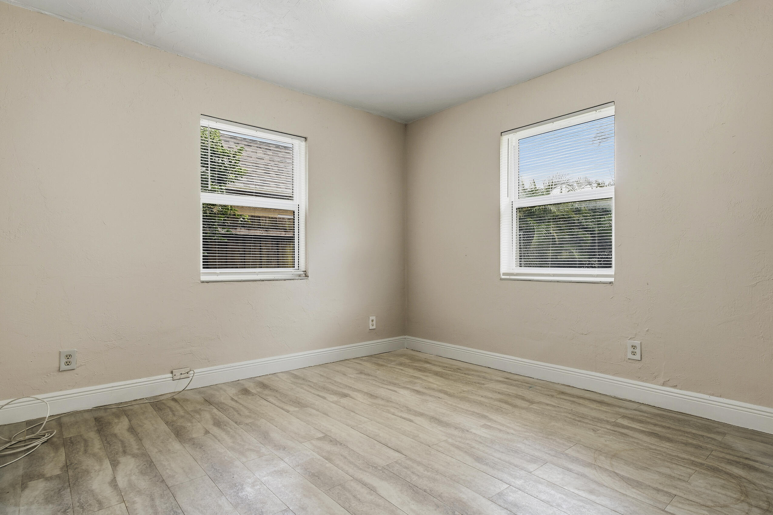 741 NW 4TH Avenue
