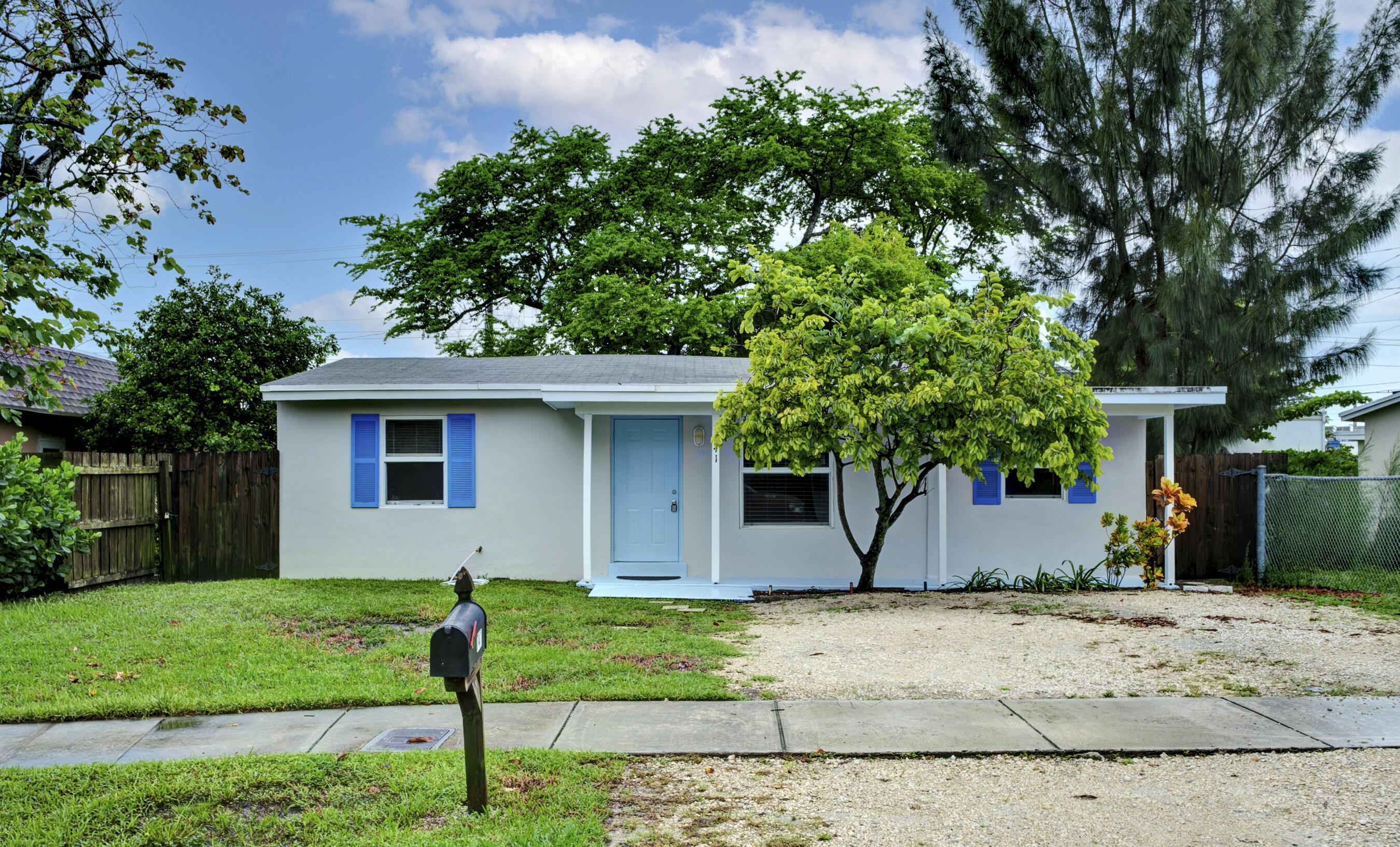 741 NW 4TH Avenue
