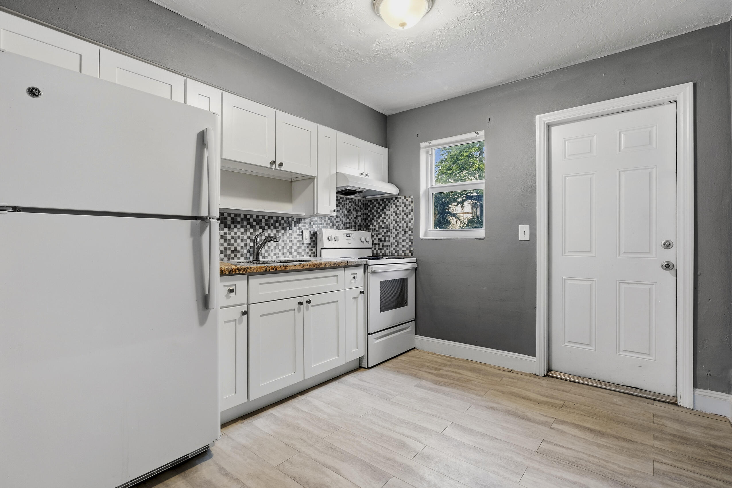741 NW 4TH Avenue