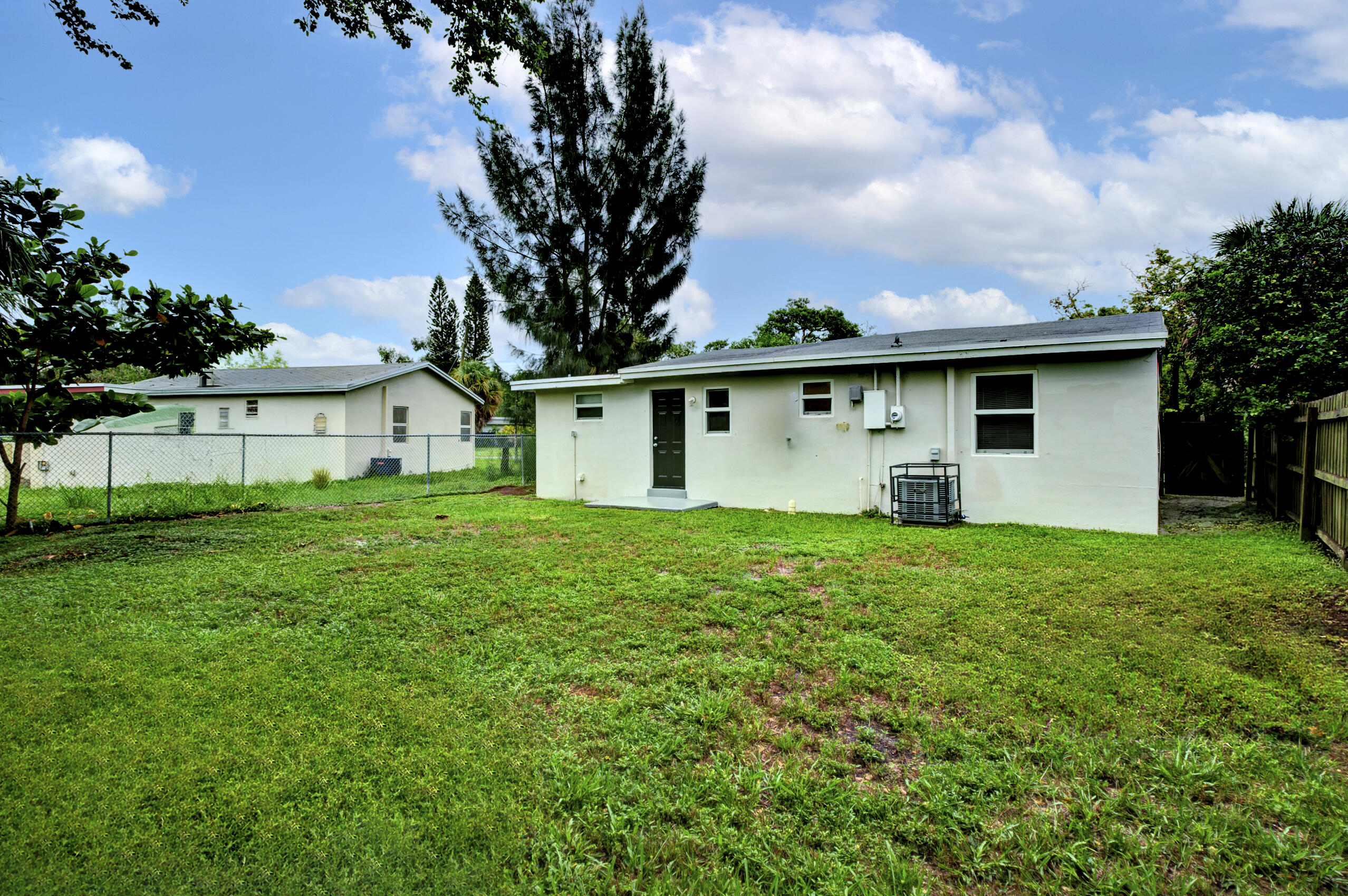 741 NW 4TH Avenue