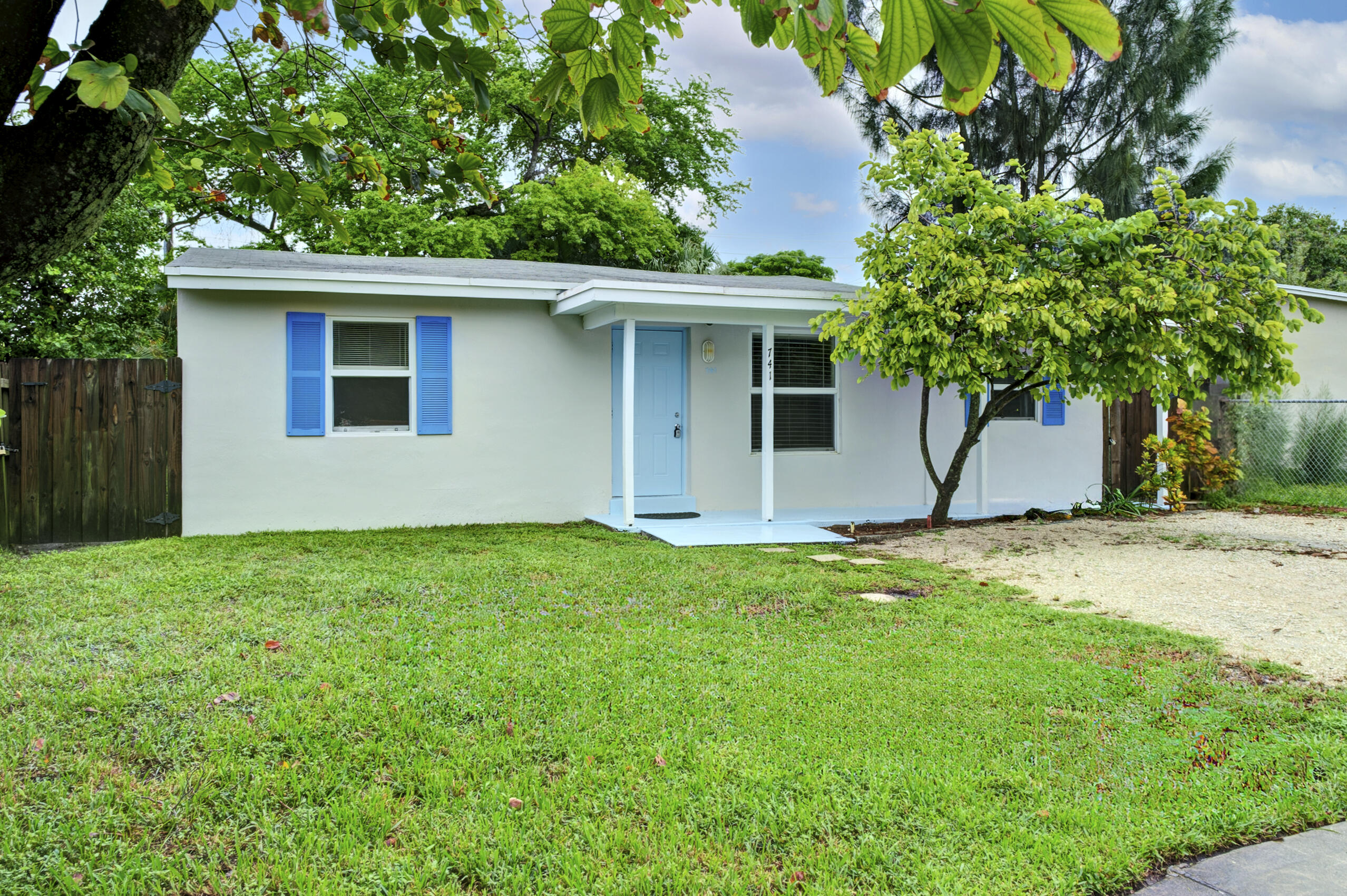 741 NW 4TH Avenue