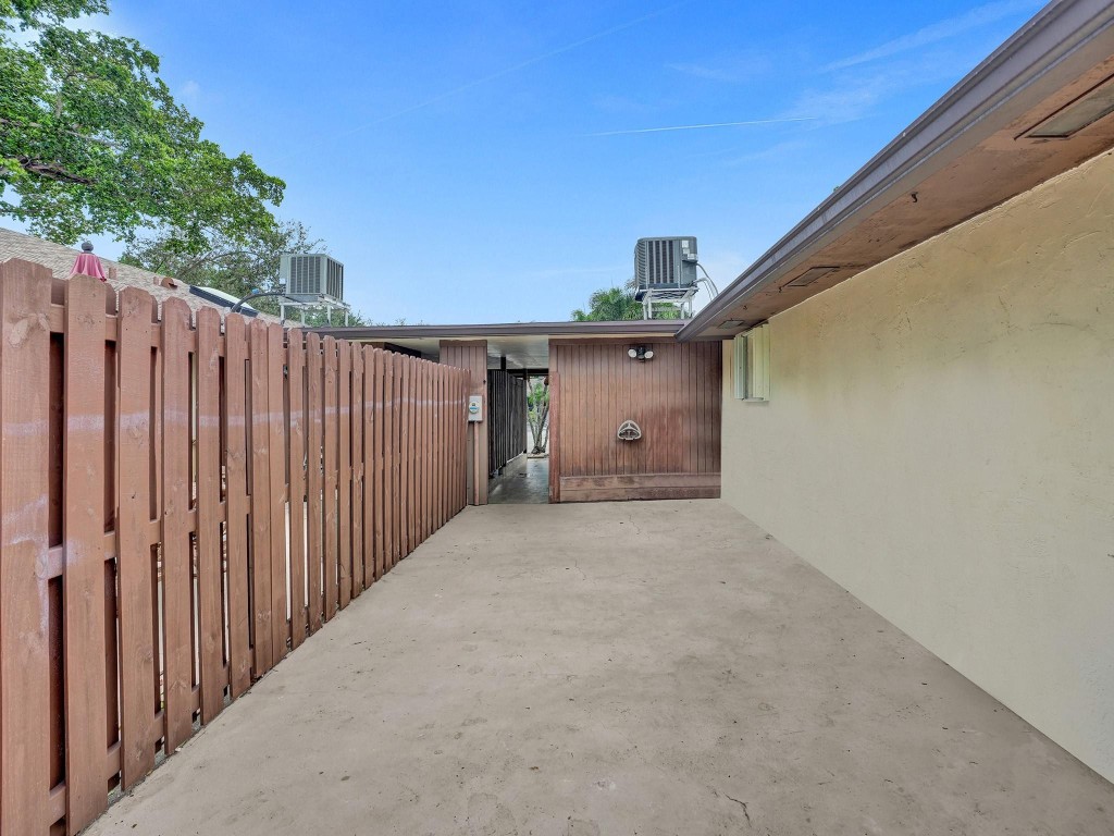 3747 E Valley Green Dr