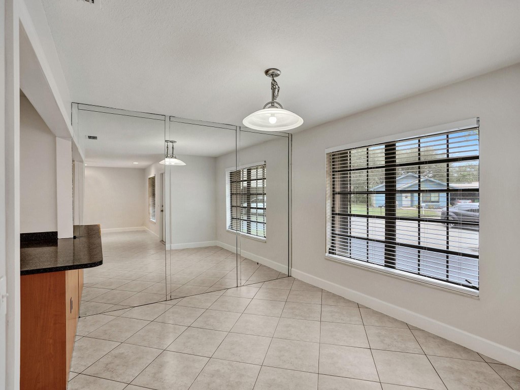 3747 E Valley Green Dr