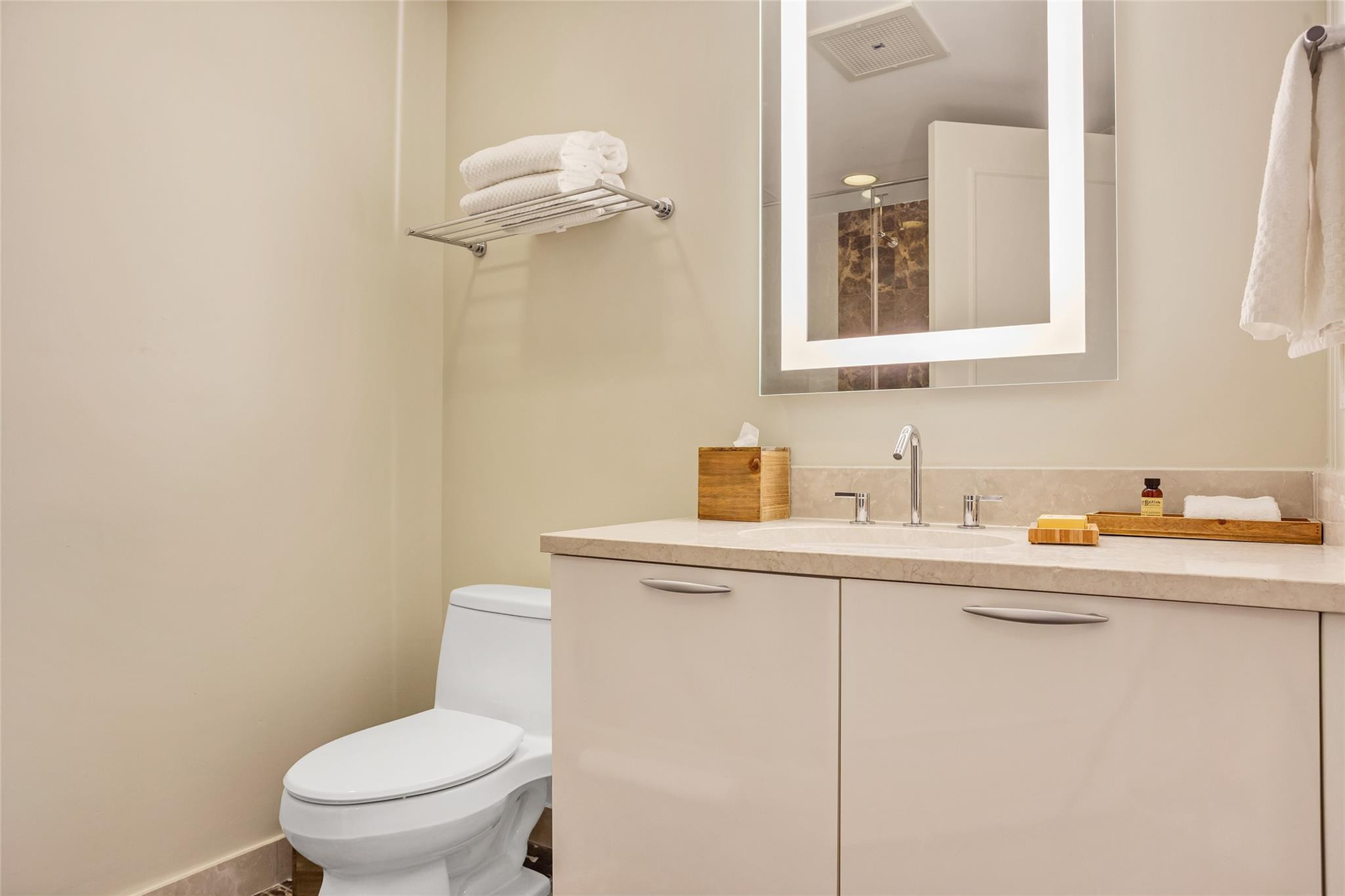 505 N Beach Blvd 818