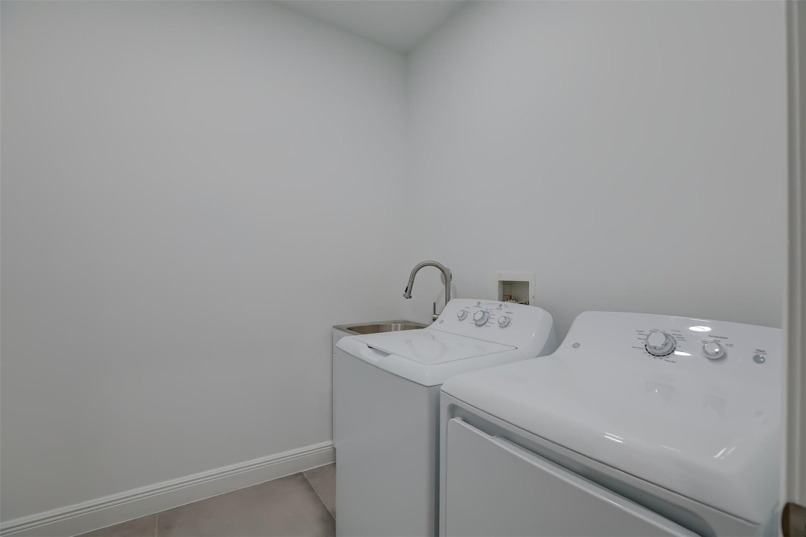 2706 NE 8th Ave 2706