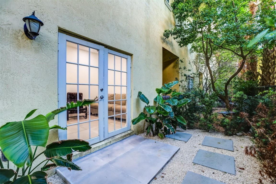 2706 NE 8th Ave 2706