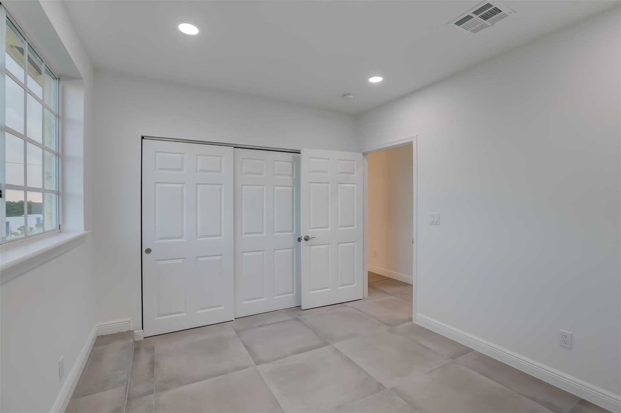 2706 NE 8th Ave 2706