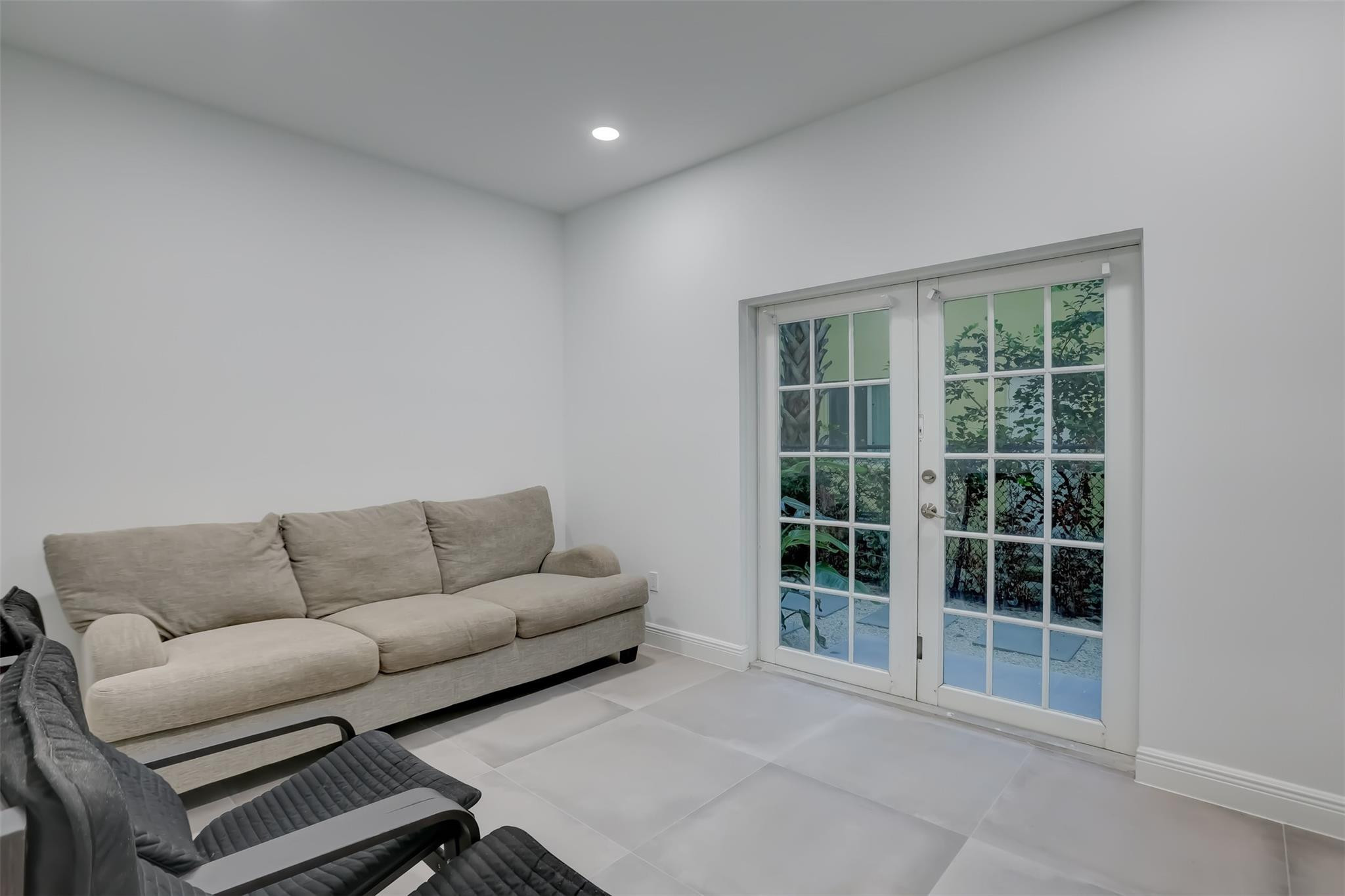 2706 NE 8th Ave 2706