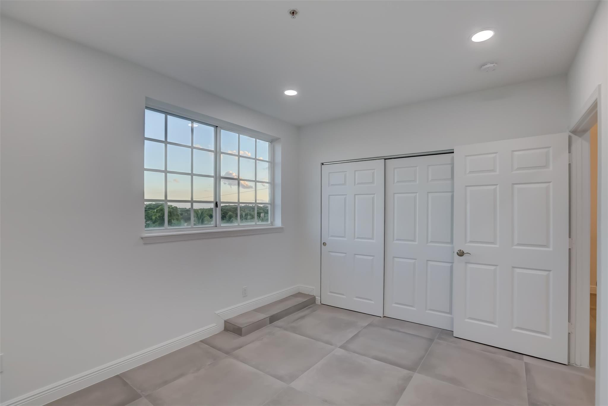 2706 NE 8th Ave 2706