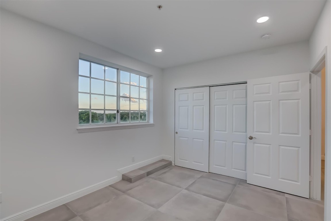 2706 NE 8th Ave 2706