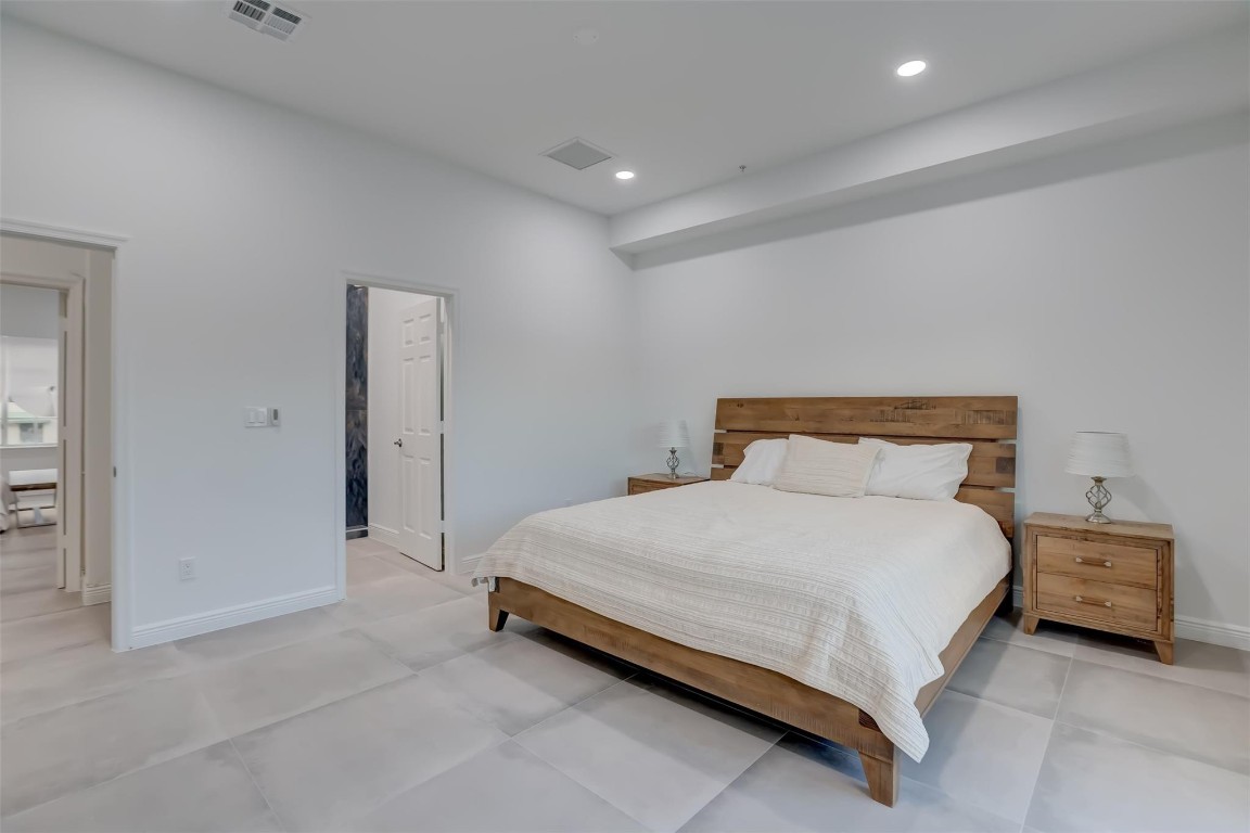 2706 NE 8th Ave 2706