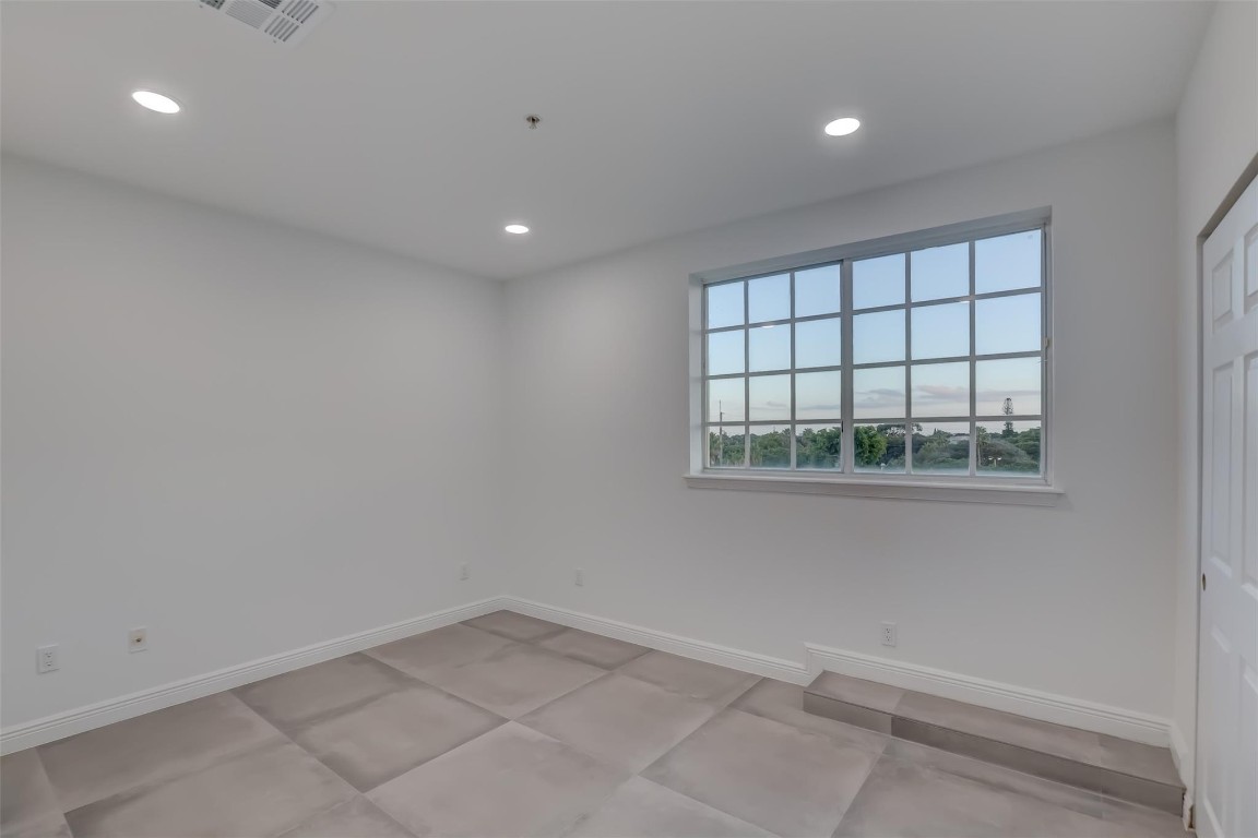 2706 NE 8th Ave 2706