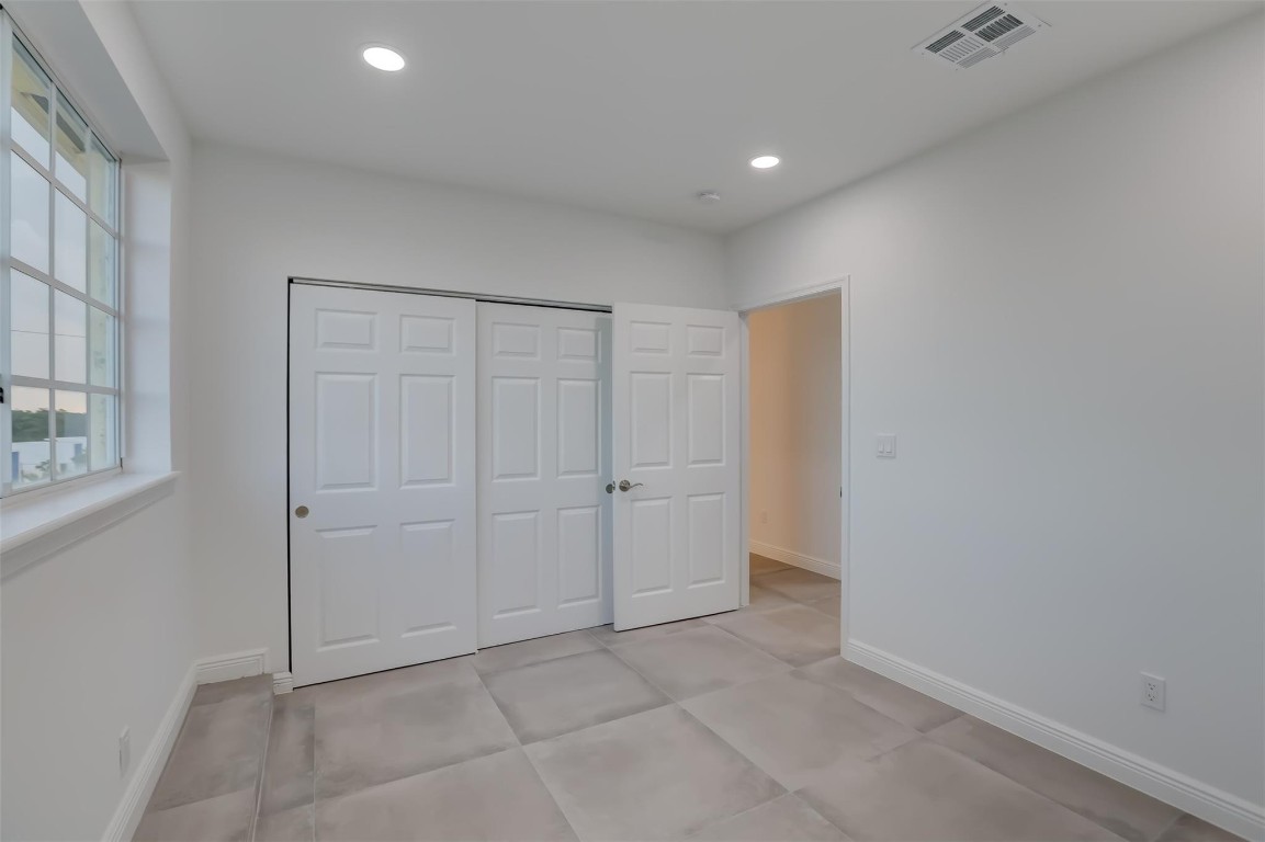 2706 NE 8th Ave 2706