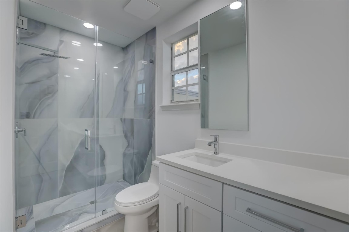 2706 NE 8th Ave 2706