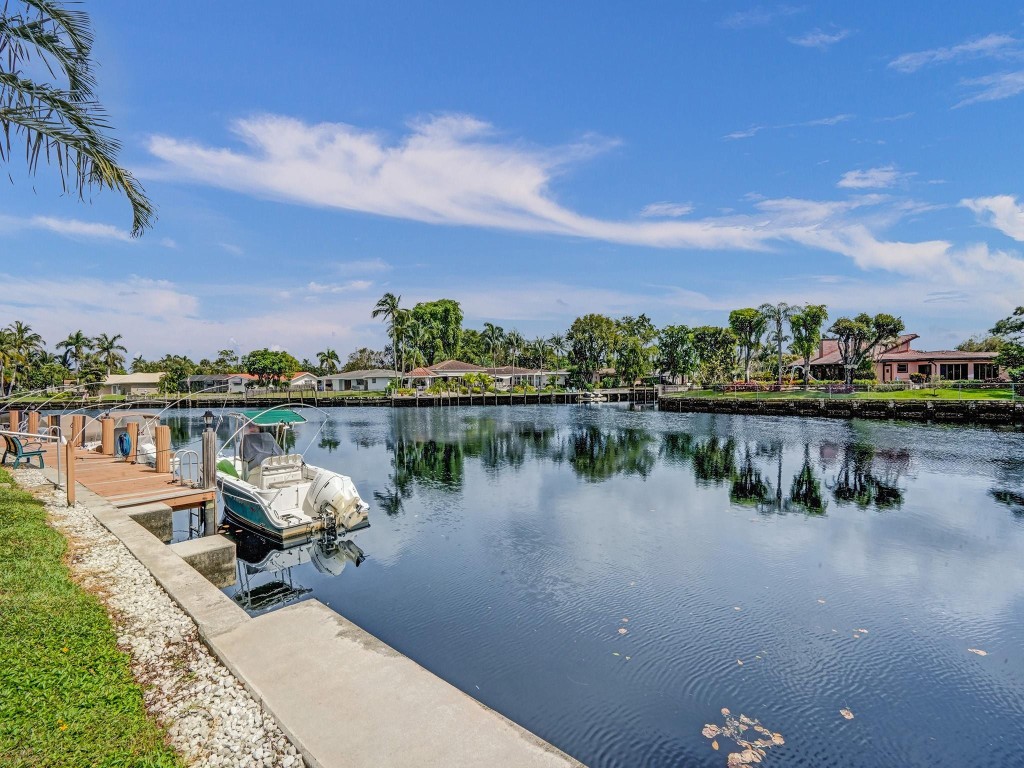 140 Cypress Club Dr 414