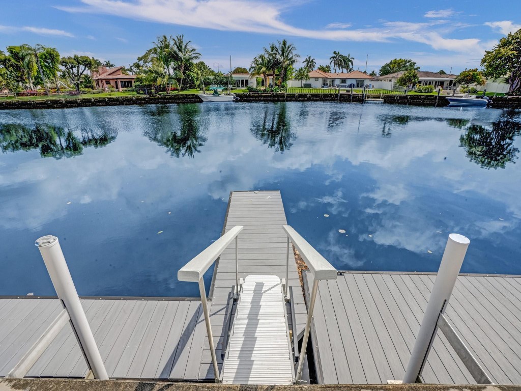 140 Cypress Club Dr 414