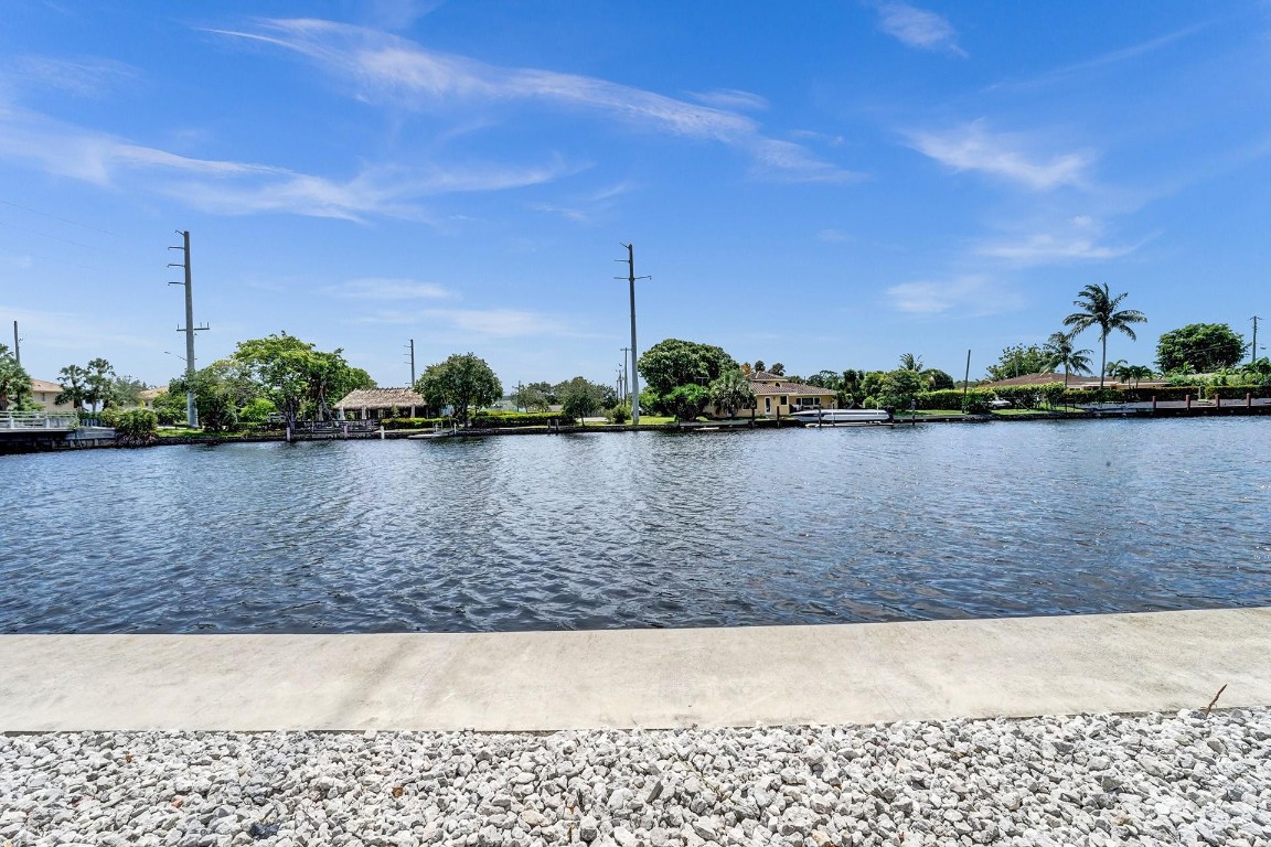 140 Cypress Club Dr 414