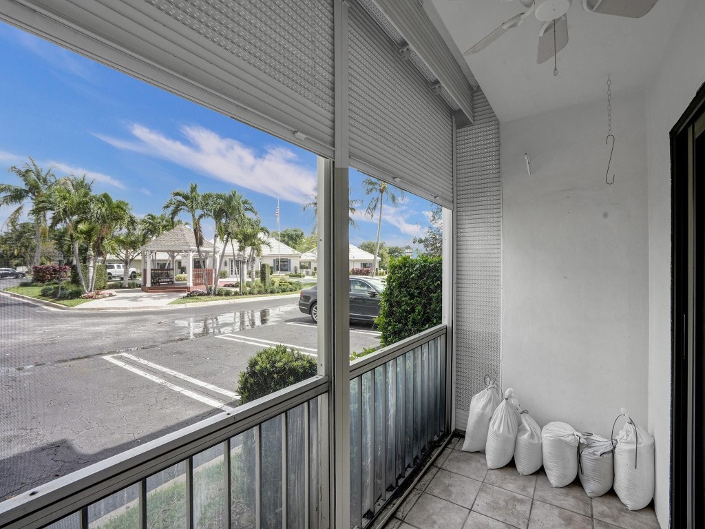 140 Cypress Club Dr 414