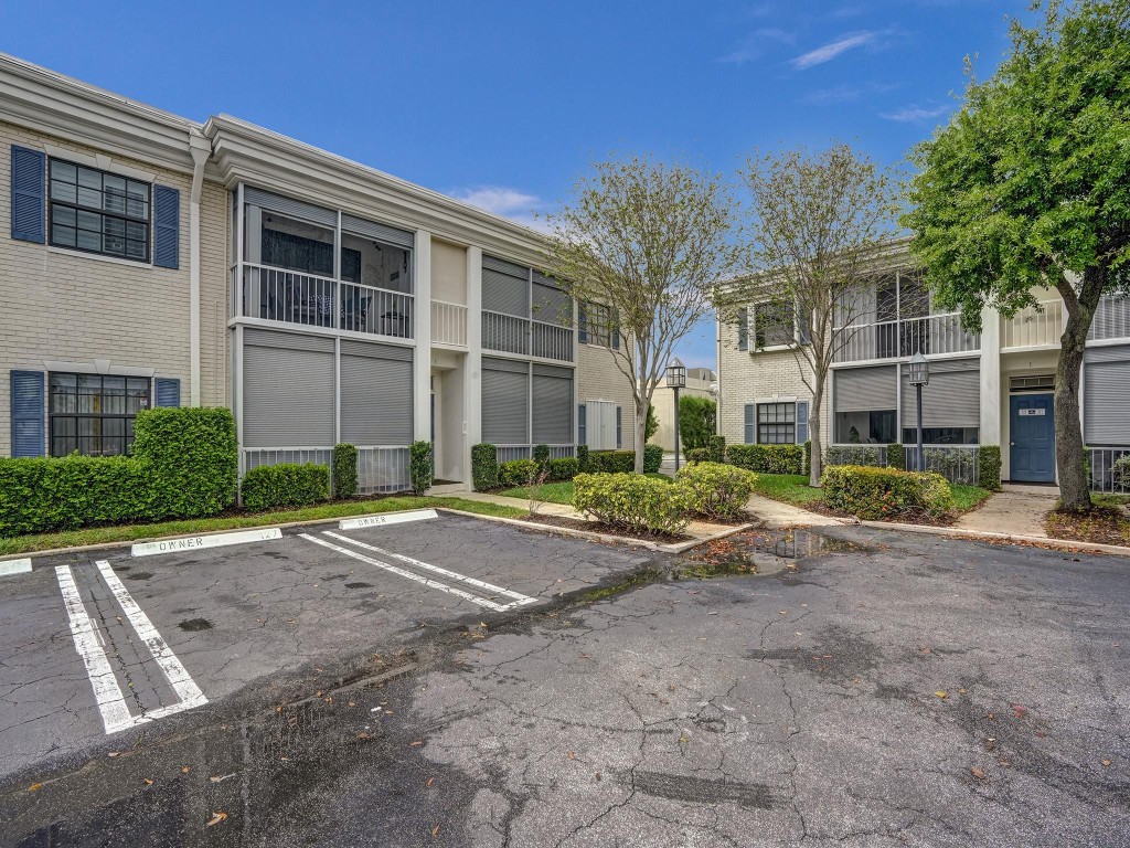 140 Cypress Club Dr 414