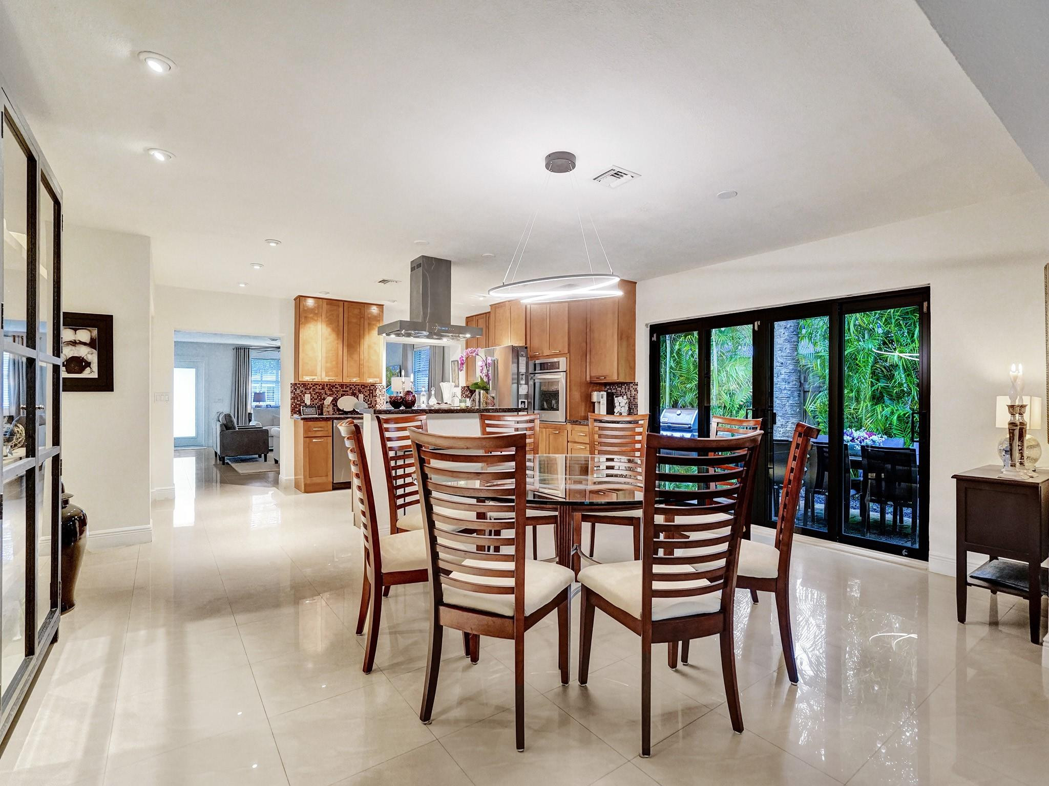 632 NW 28th St