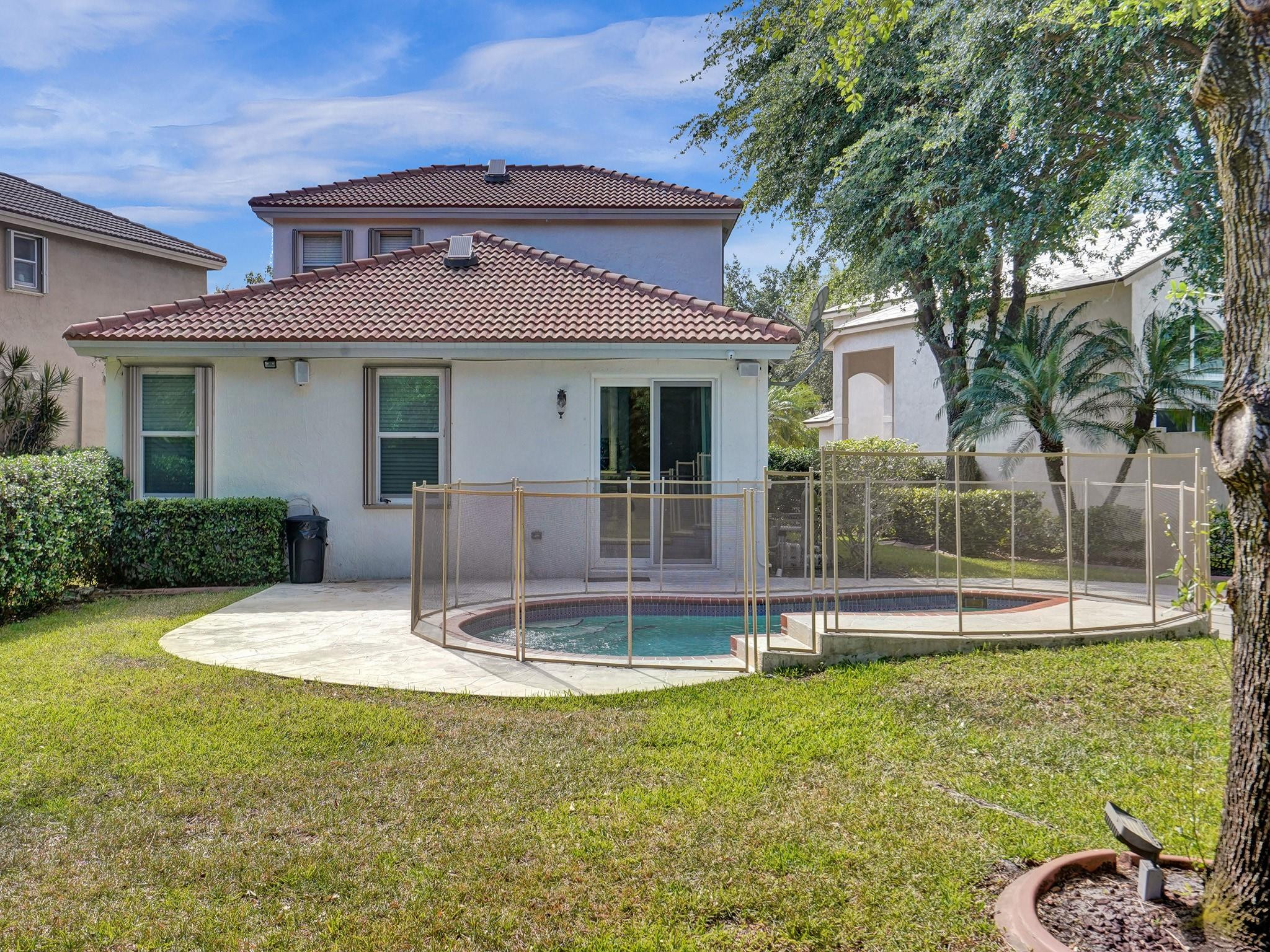 6424 Egret Ave