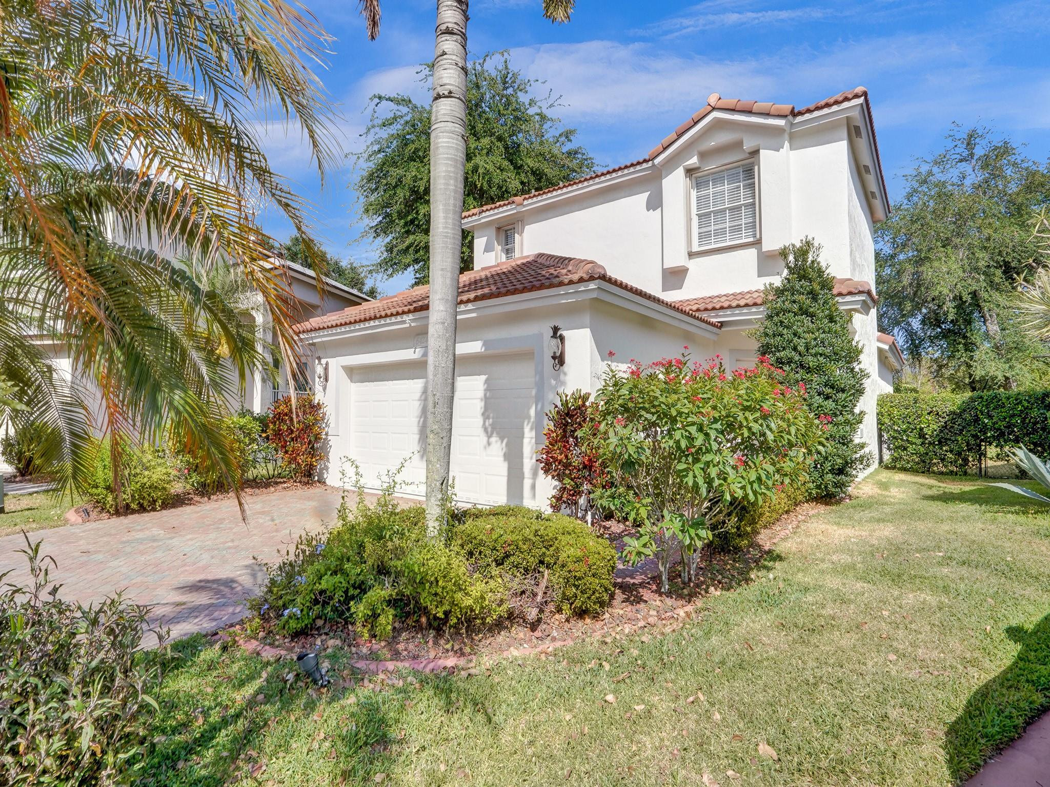 6424 Egret Ave