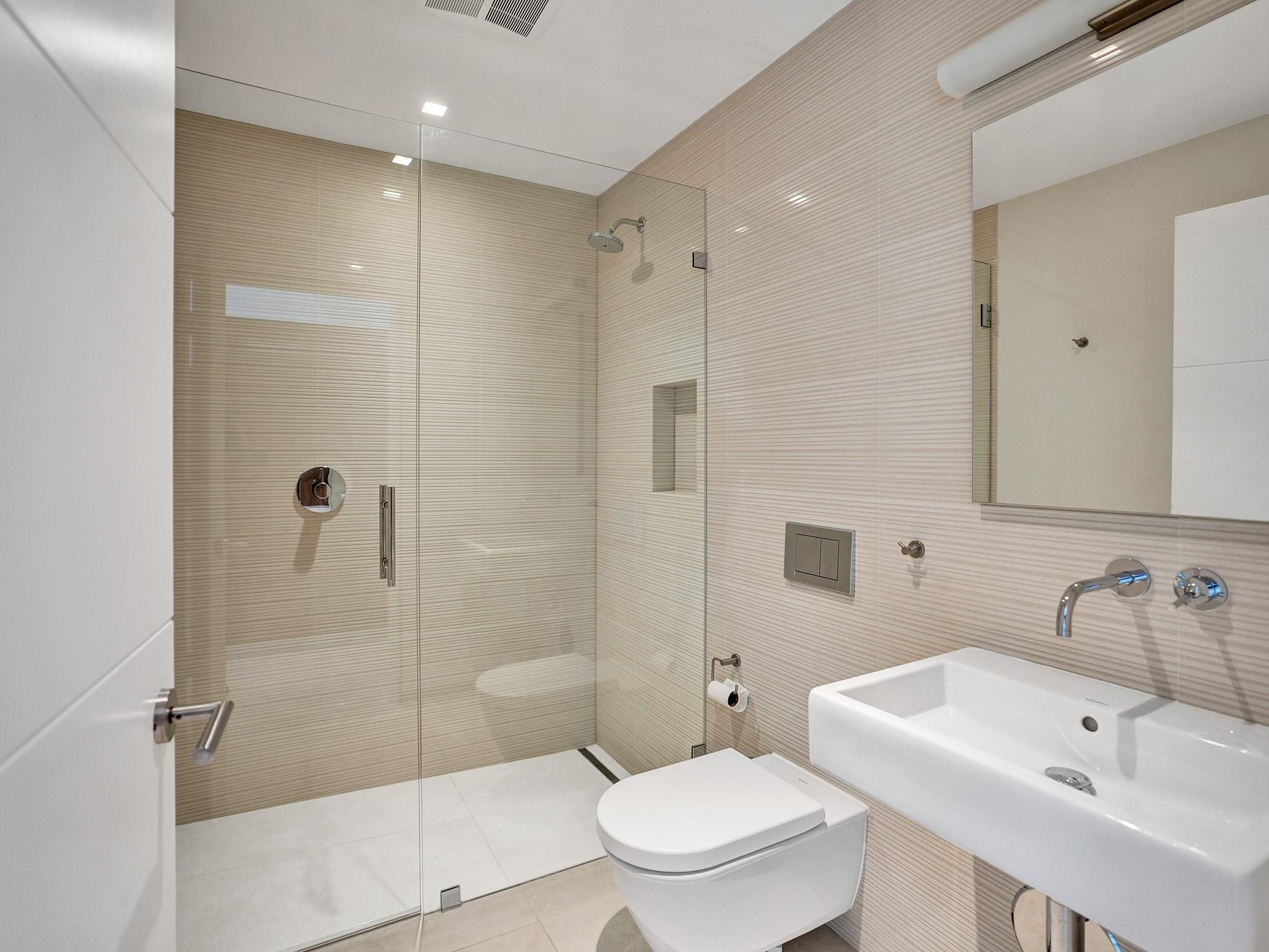 35 CASTLE HARBOR ISLE