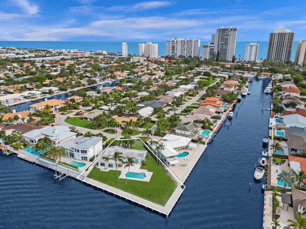 35 CASTLE HARBOR ISLE