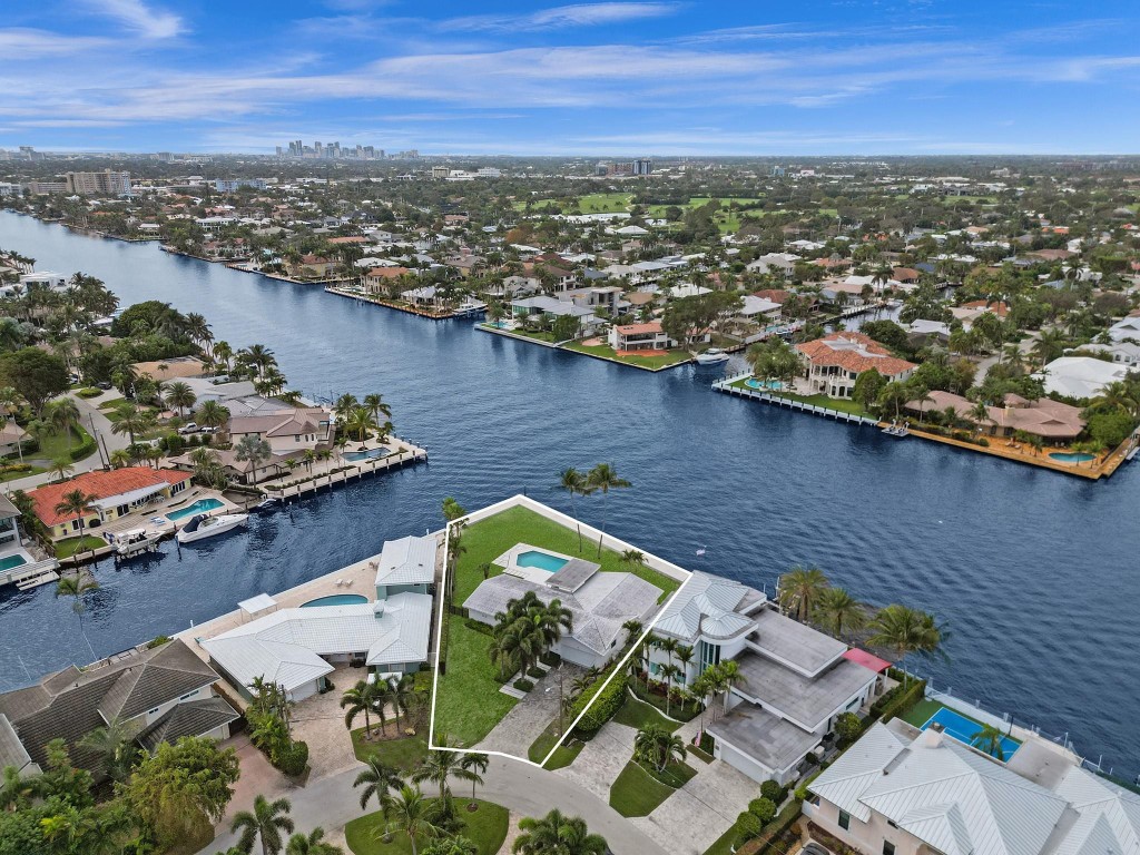 35 CASTLE HARBOR ISLE