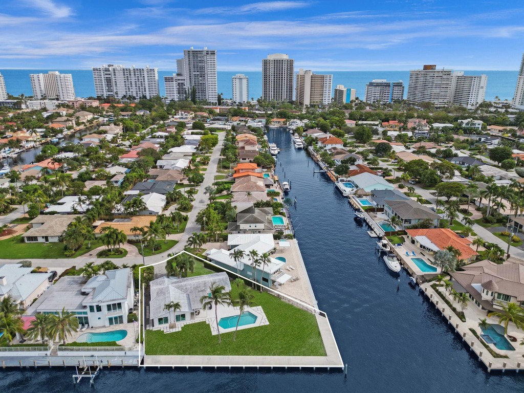 35 CASTLE HARBOR ISLE