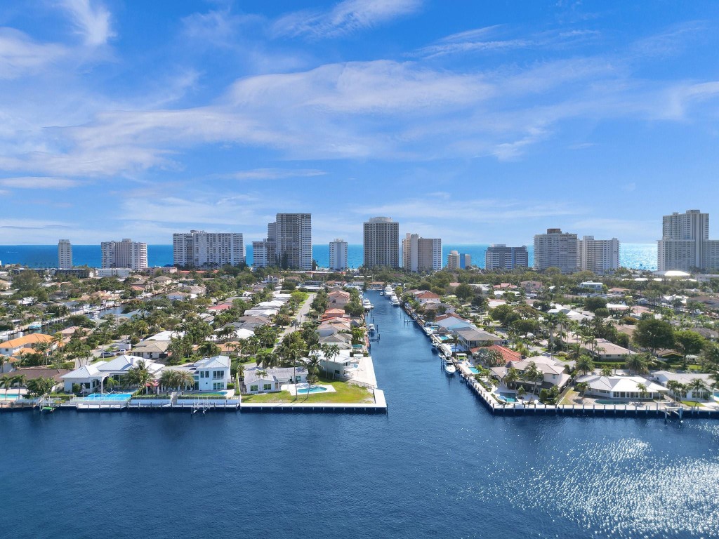 35 CASTLE HARBOR ISLE