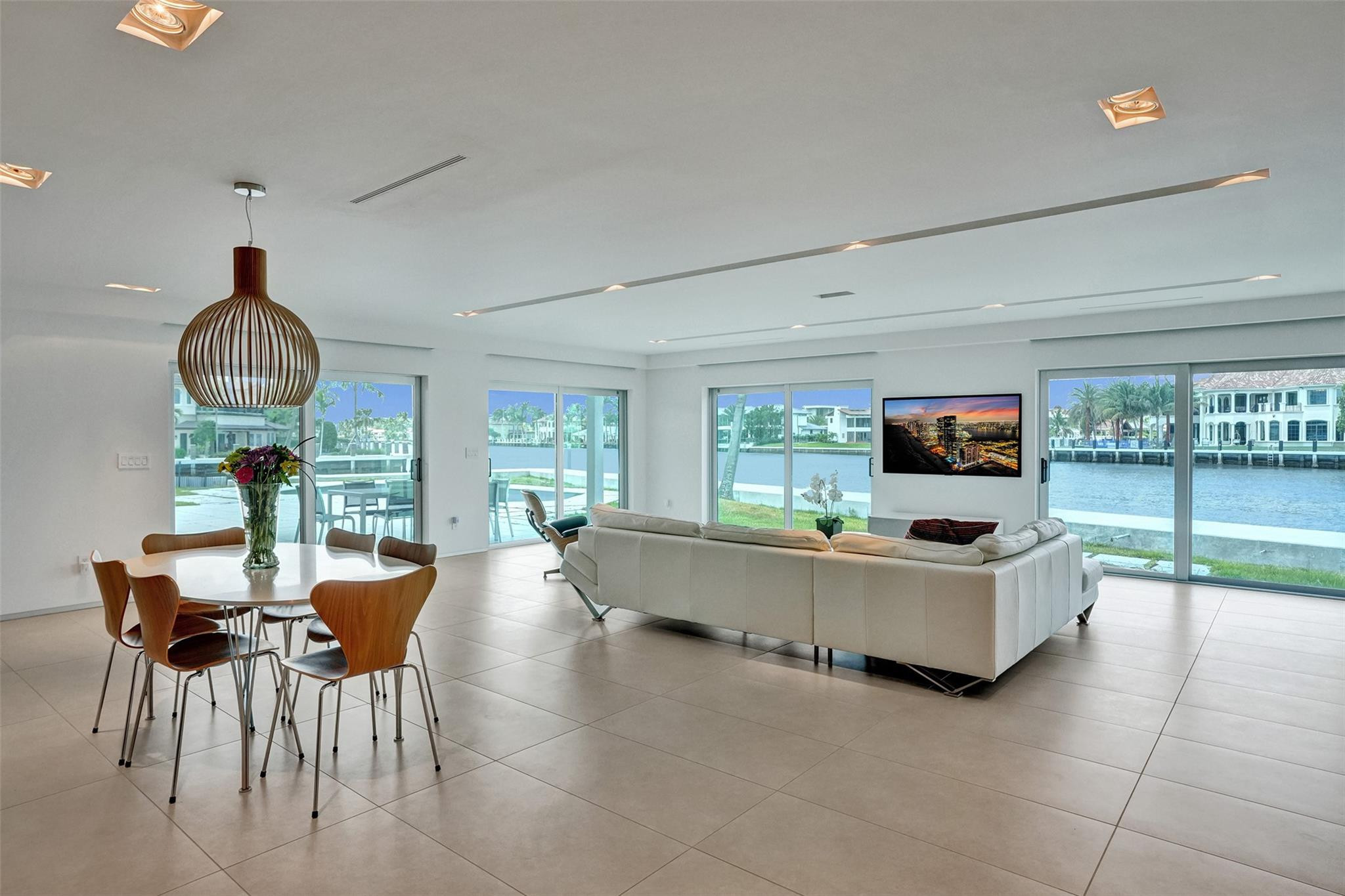 35 CASTLE HARBOR ISLE