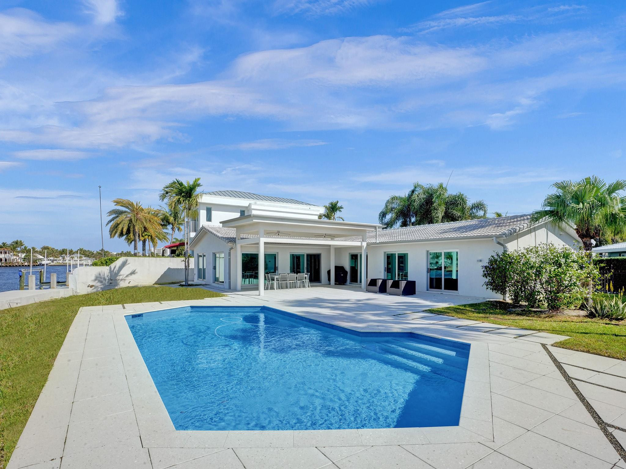 35 CASTLE HARBOR ISLE