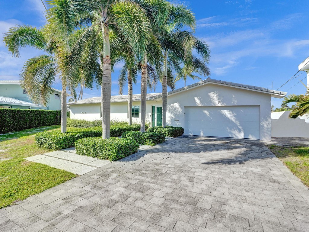 35 CASTLE HARBOR ISLE