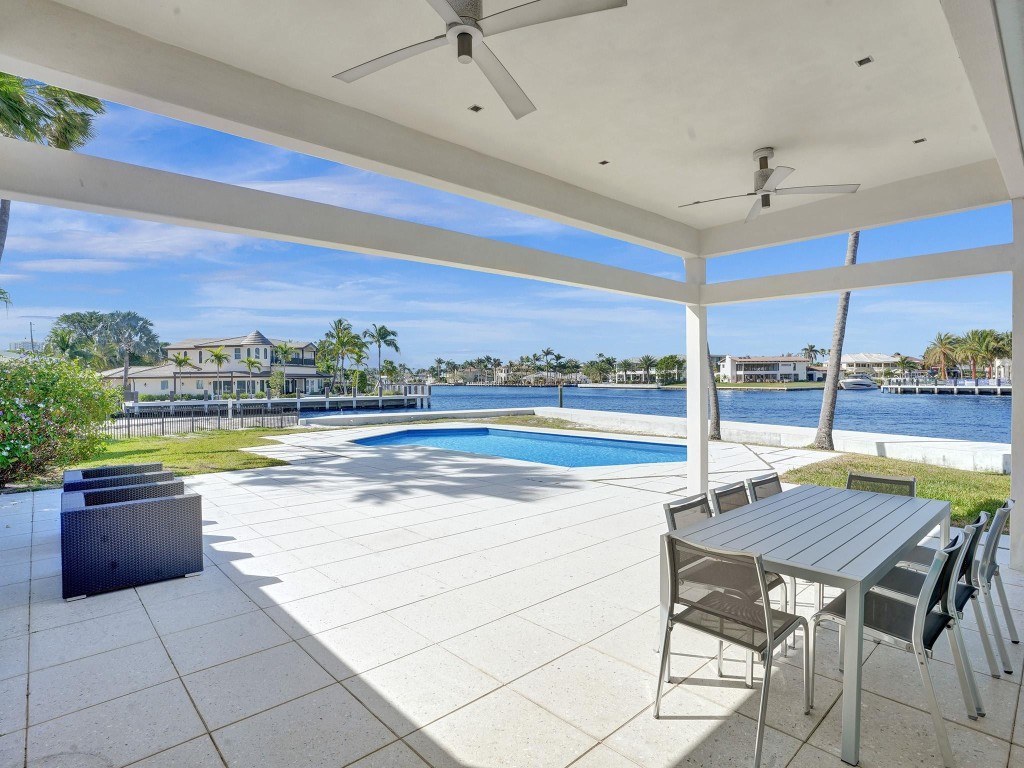 35 CASTLE HARBOR ISLE