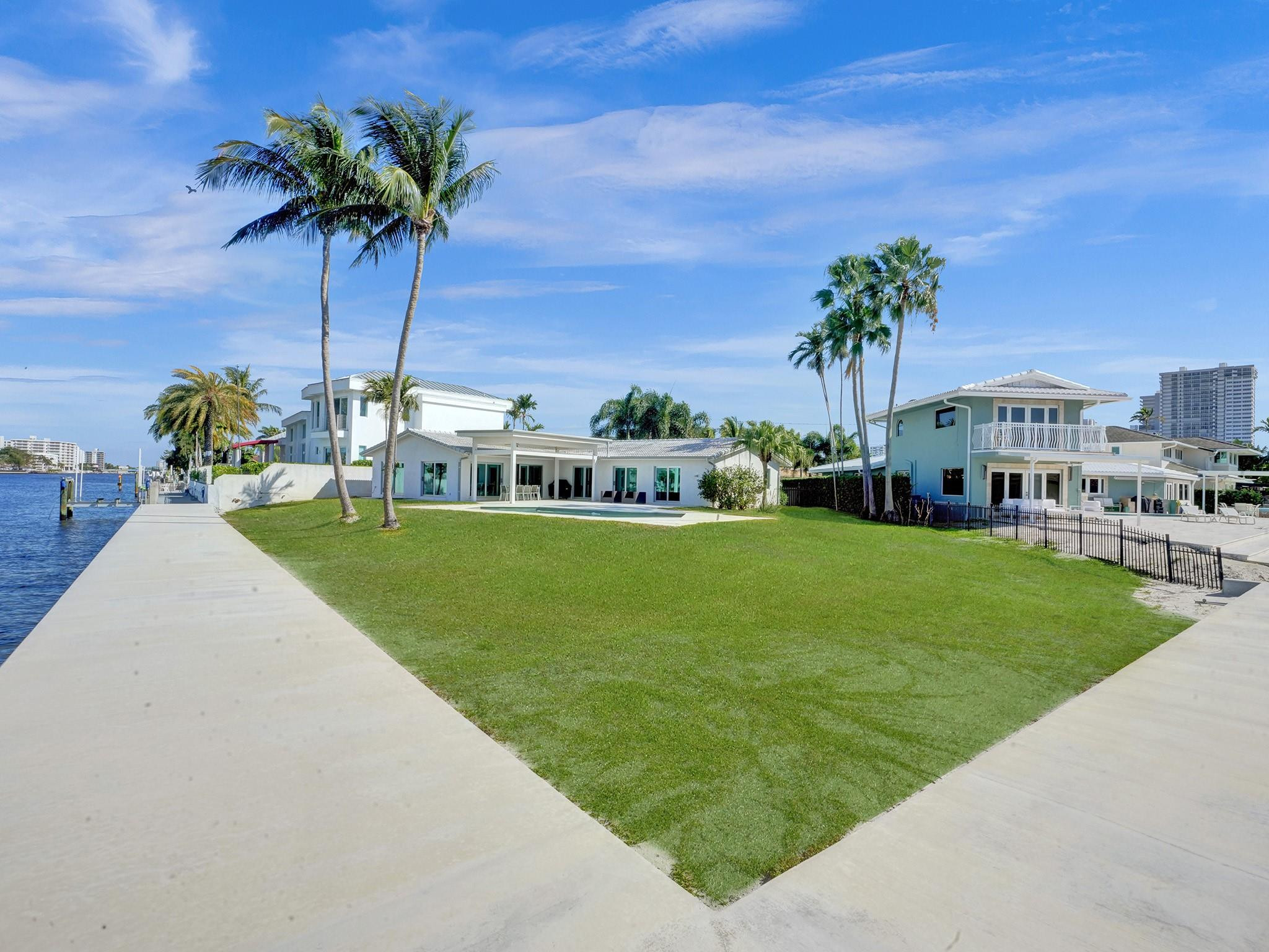 35 CASTLE HARBOR ISLE