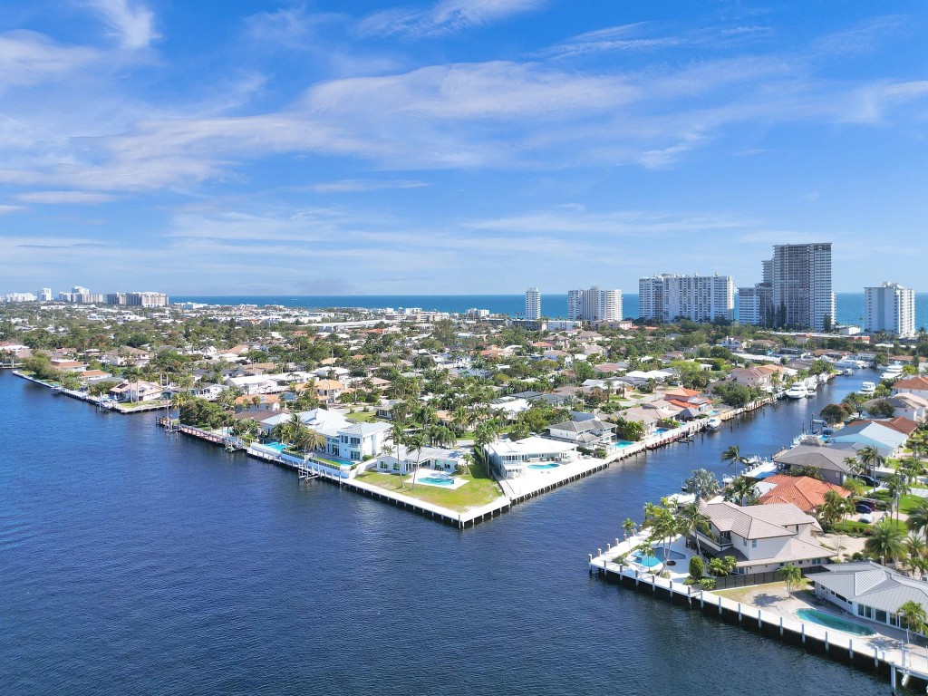 35 CASTLE HARBOR ISLE