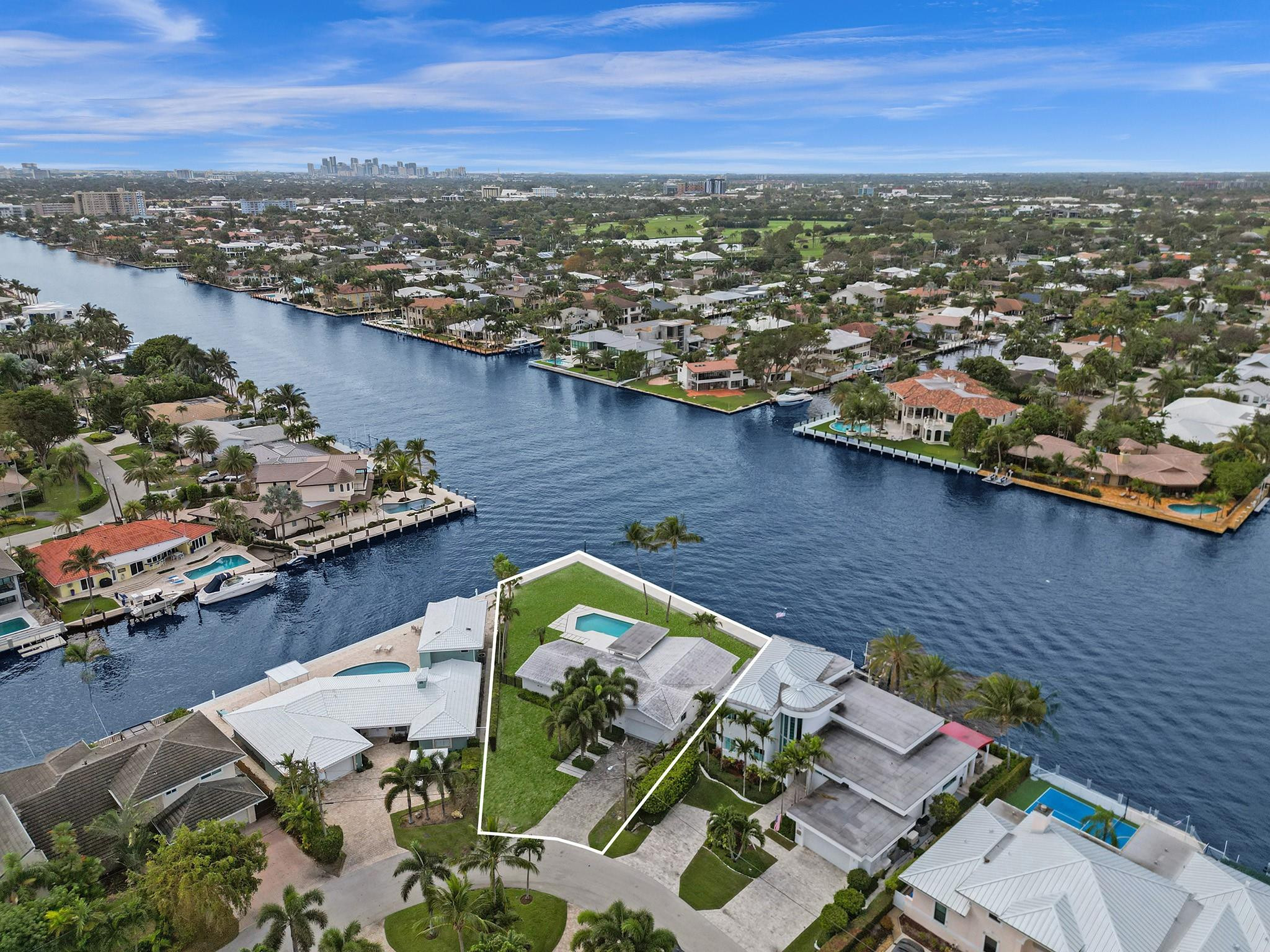 35 CASTLE HARBOR ISLE