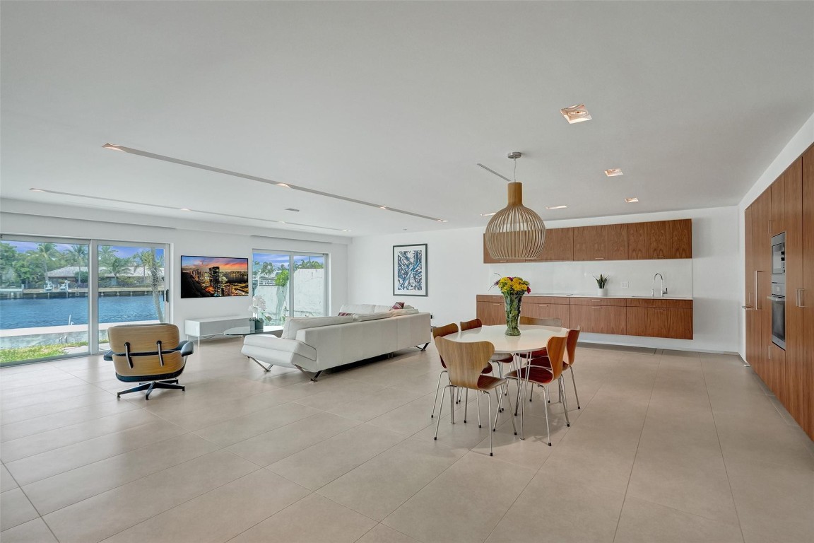 35 CASTLE HARBOR ISLE