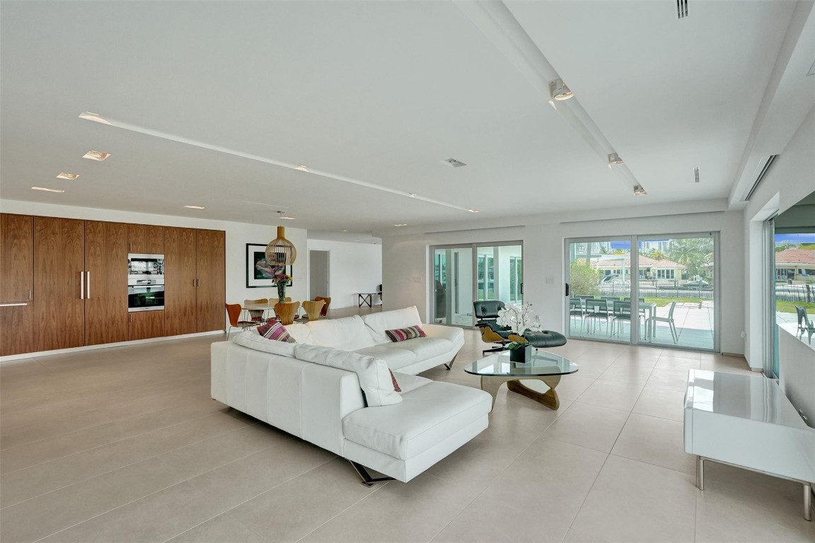 35 CASTLE HARBOR ISLE