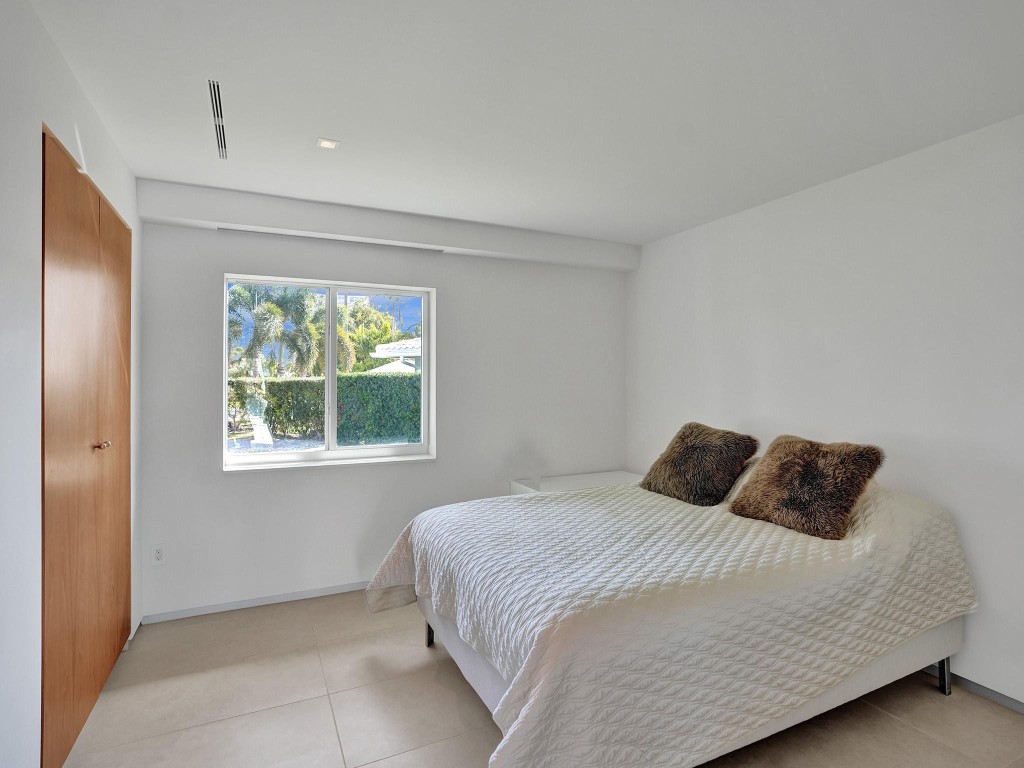 35 CASTLE HARBOR ISLE