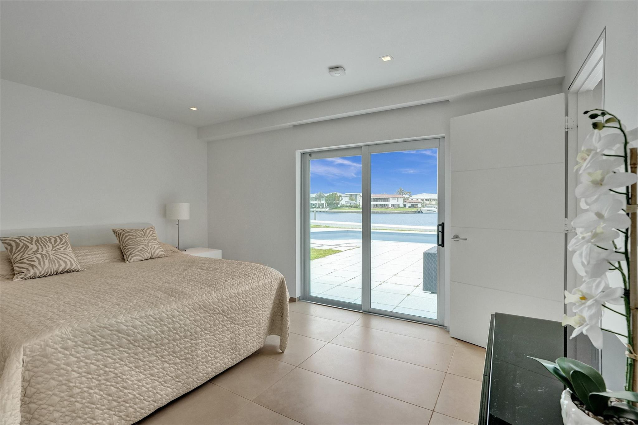 35 CASTLE HARBOR ISLE