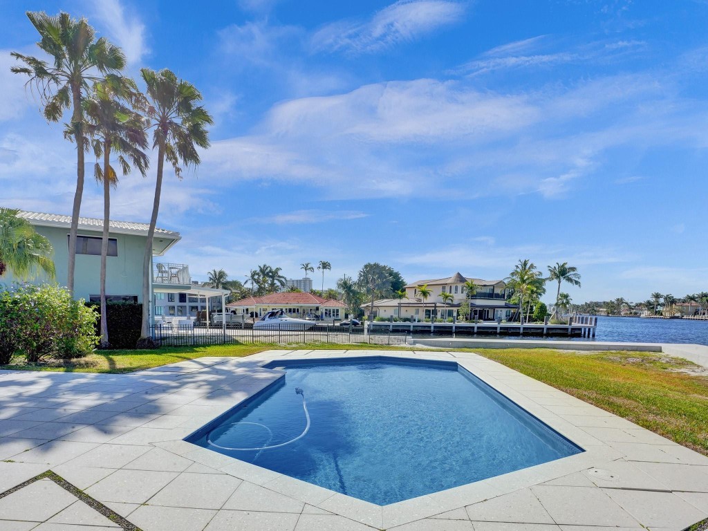 35 CASTLE HARBOR ISLE