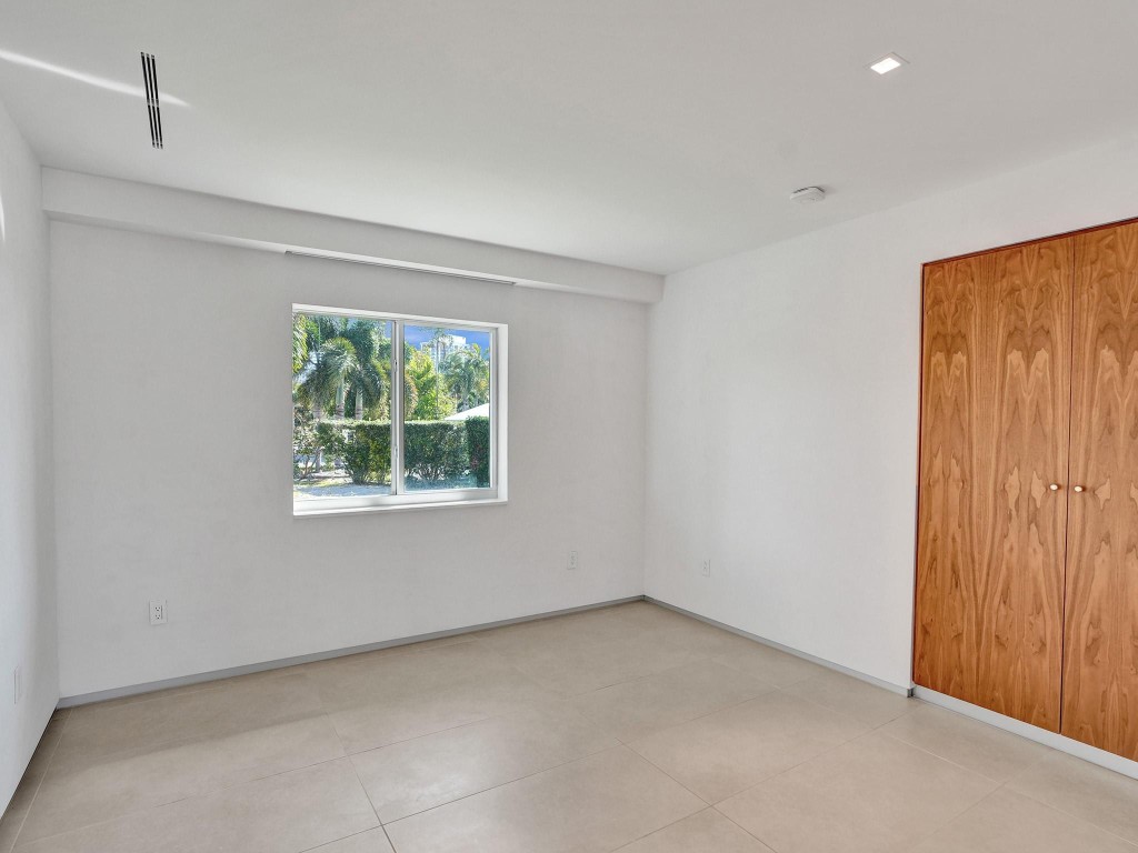 35 CASTLE HARBOR ISLE