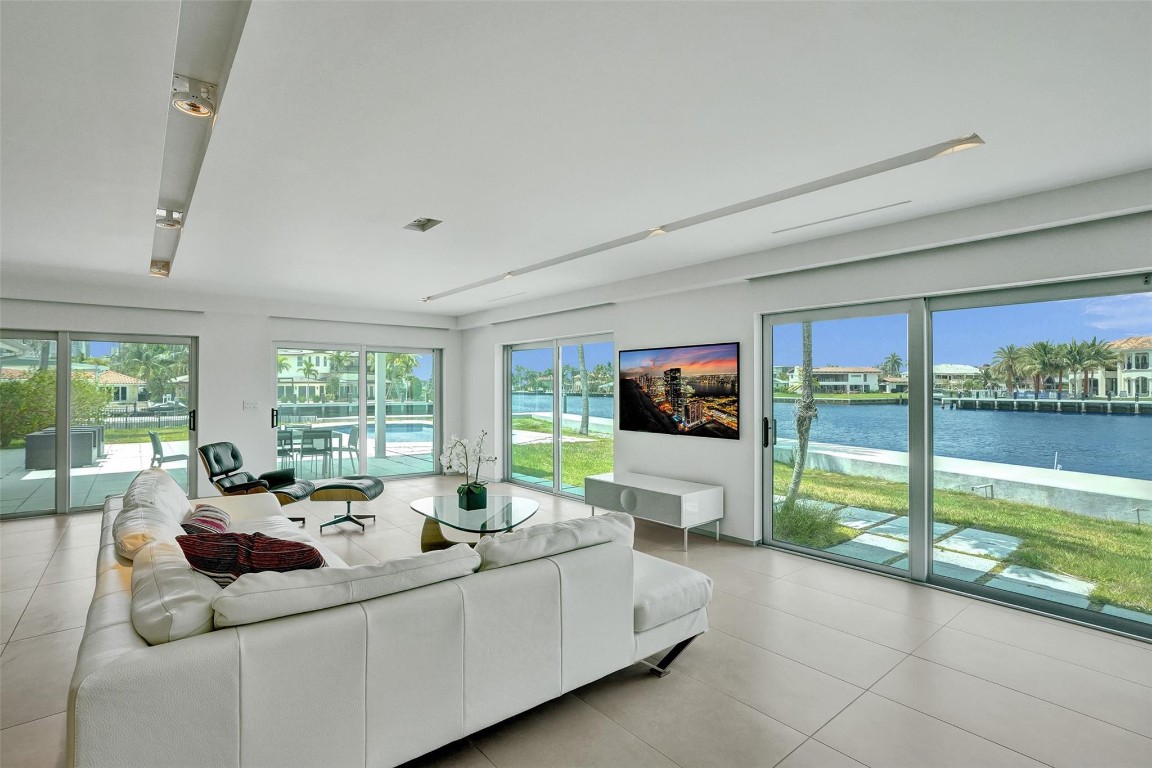 35 CASTLE HARBOR ISLE