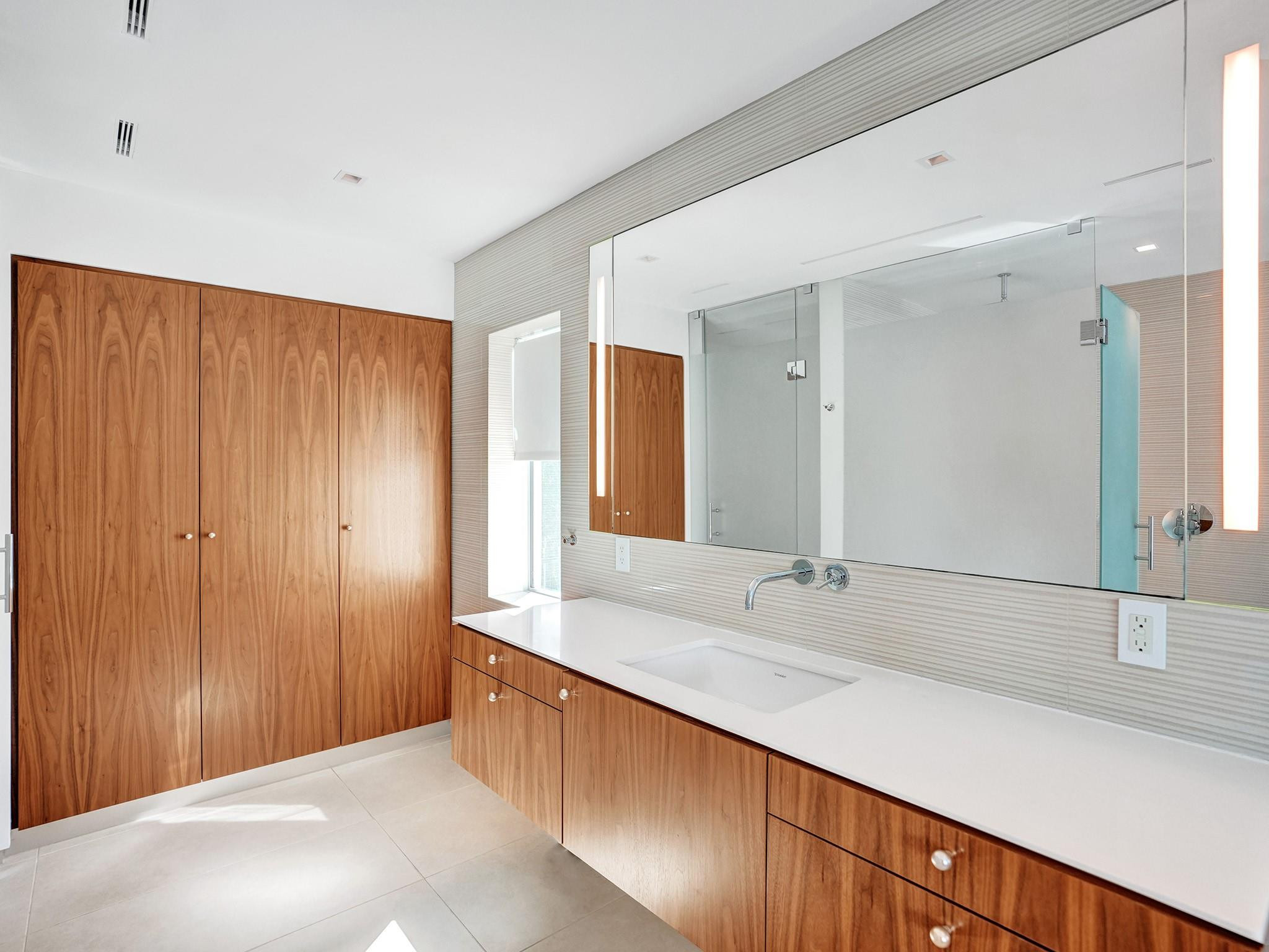 35 CASTLE HARBOR ISLE